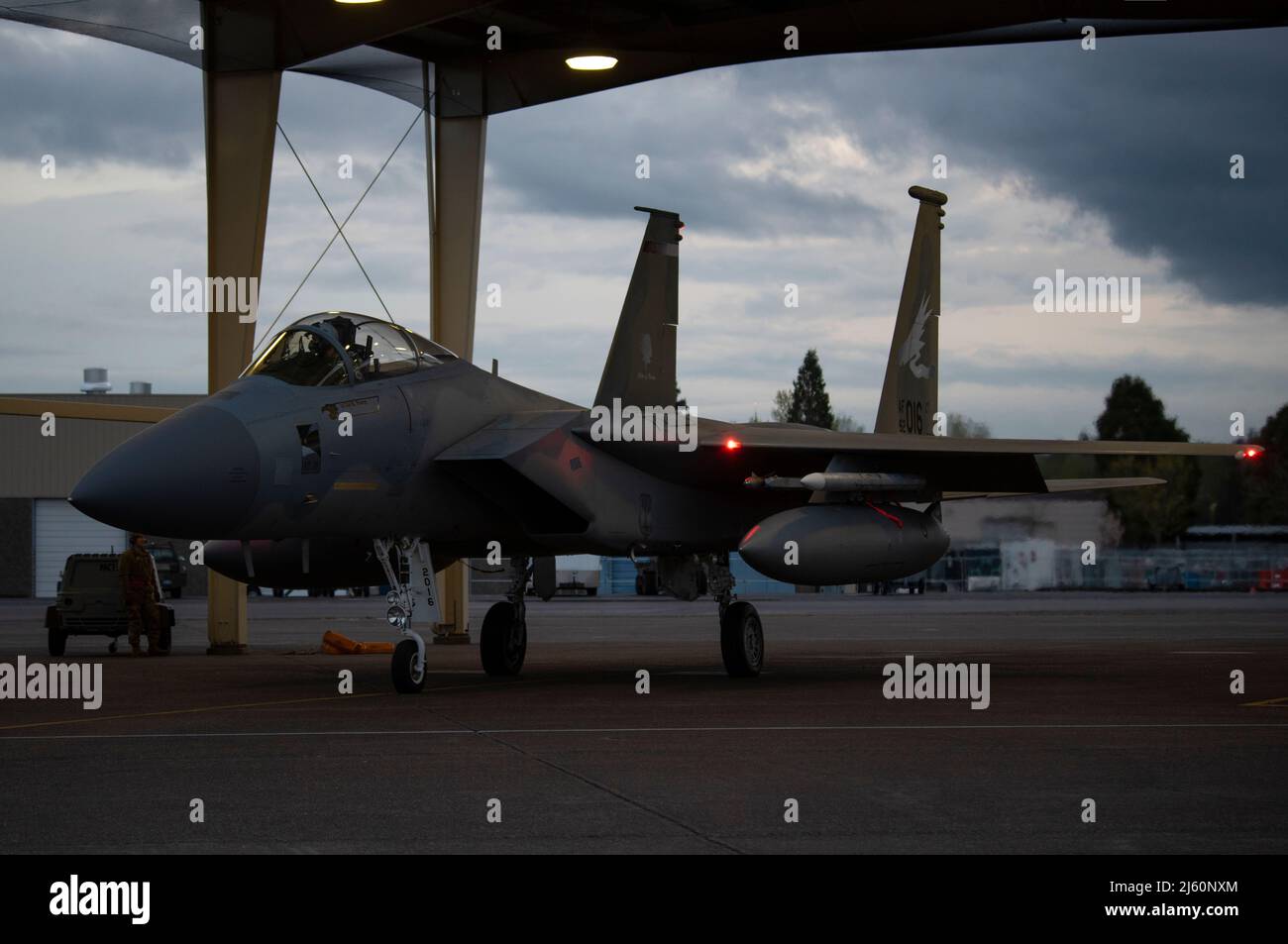A 123rd Fighter Squadron F-15C Eagle prepares for take off during night ...