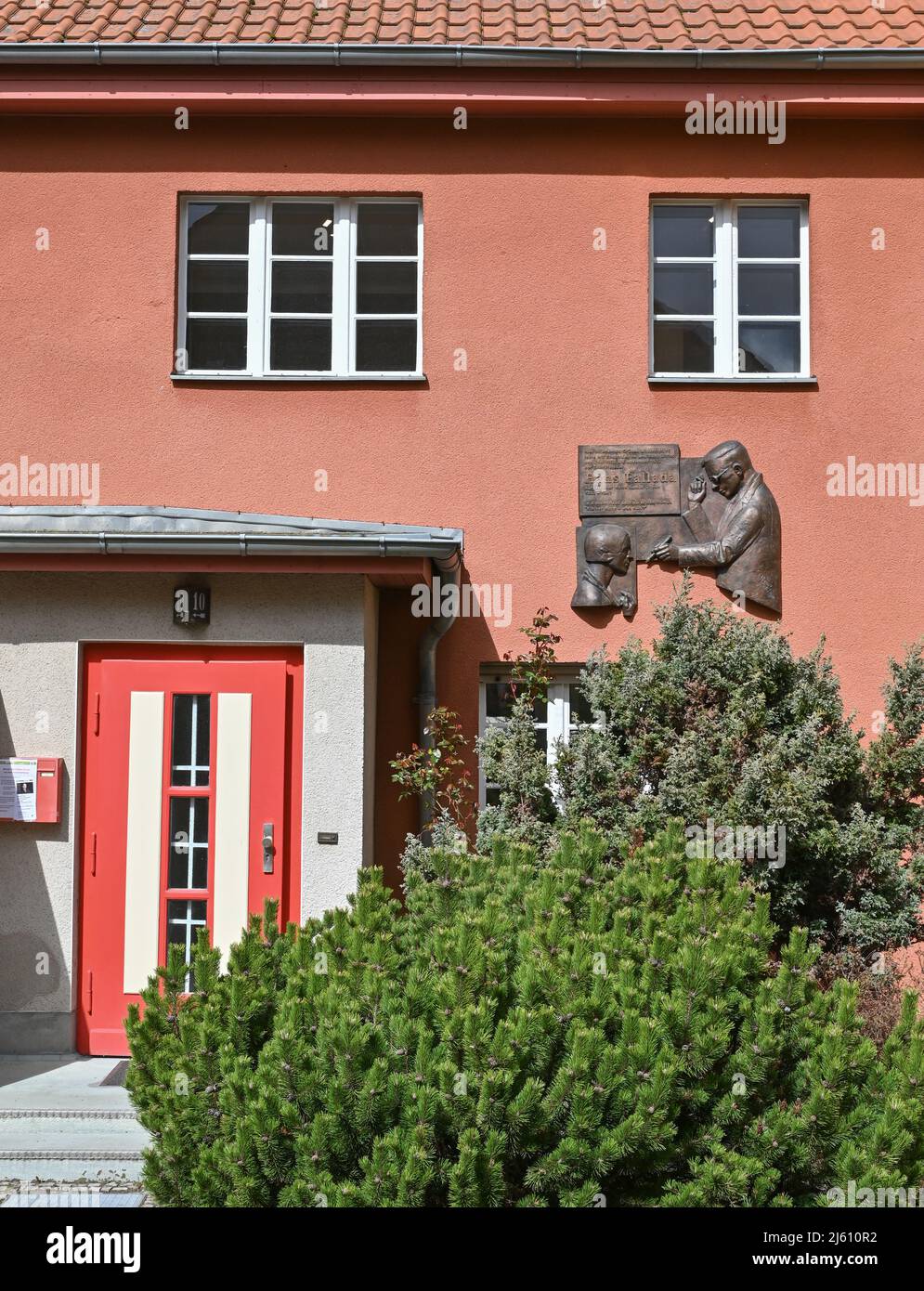 Neuenhagen Bei Berlin, Germany. 08th Apr, 2022. The former home of Hans Fallada (civil name: Rudolf Wilhelm Friedrich Ditzen), now houses a small museum about the writer. 2022 marks the 75th anniversary of the writer's death. (To dpa: ''Everything in my life ends in a book'') Credit: Patrick Pleul/dpa/Alamy Live News Stock Photo