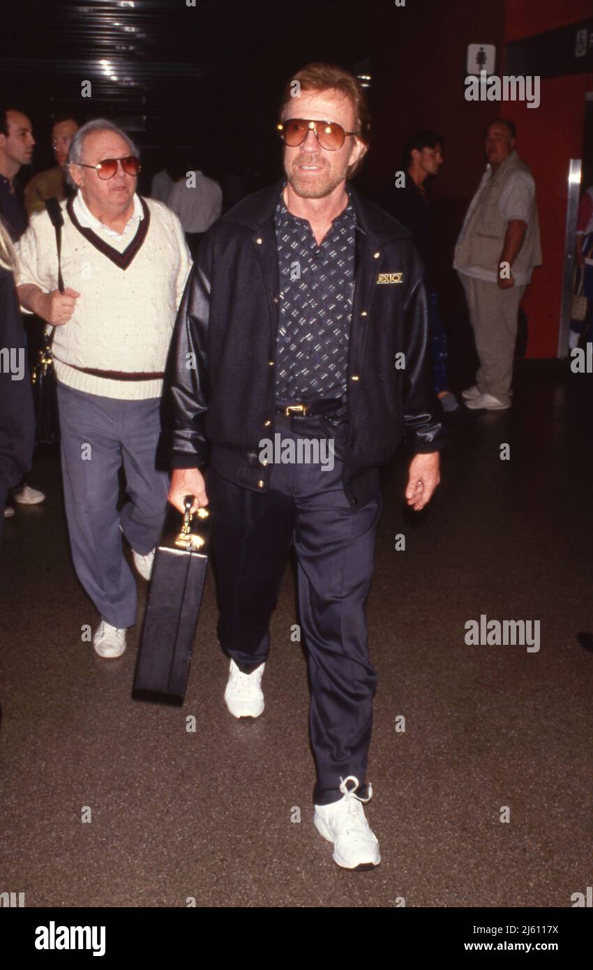 Chuck norris 1990s hi-res stock photography and images - Alamy