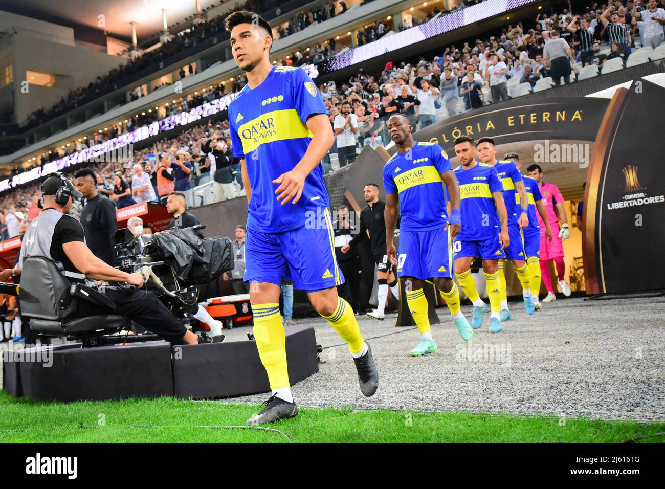 SÃO PAULO, BRASIL - APRIL 26: Players of Boca Juniors before the Copa CONMEBOL Libertadores match between S.C. Corinthians and Boca Juniors at Arena Corinthians on April 26, 2022 in São Paulo, Brazil. (Photo by Leandro Bernardes/PxImages) Credit: Px Images/Alamy Live News Stock Photo