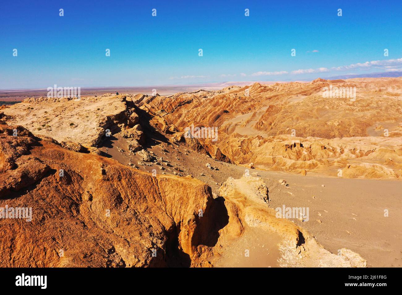 valle-de-la-luna-in-chile-stock-photo-alamy