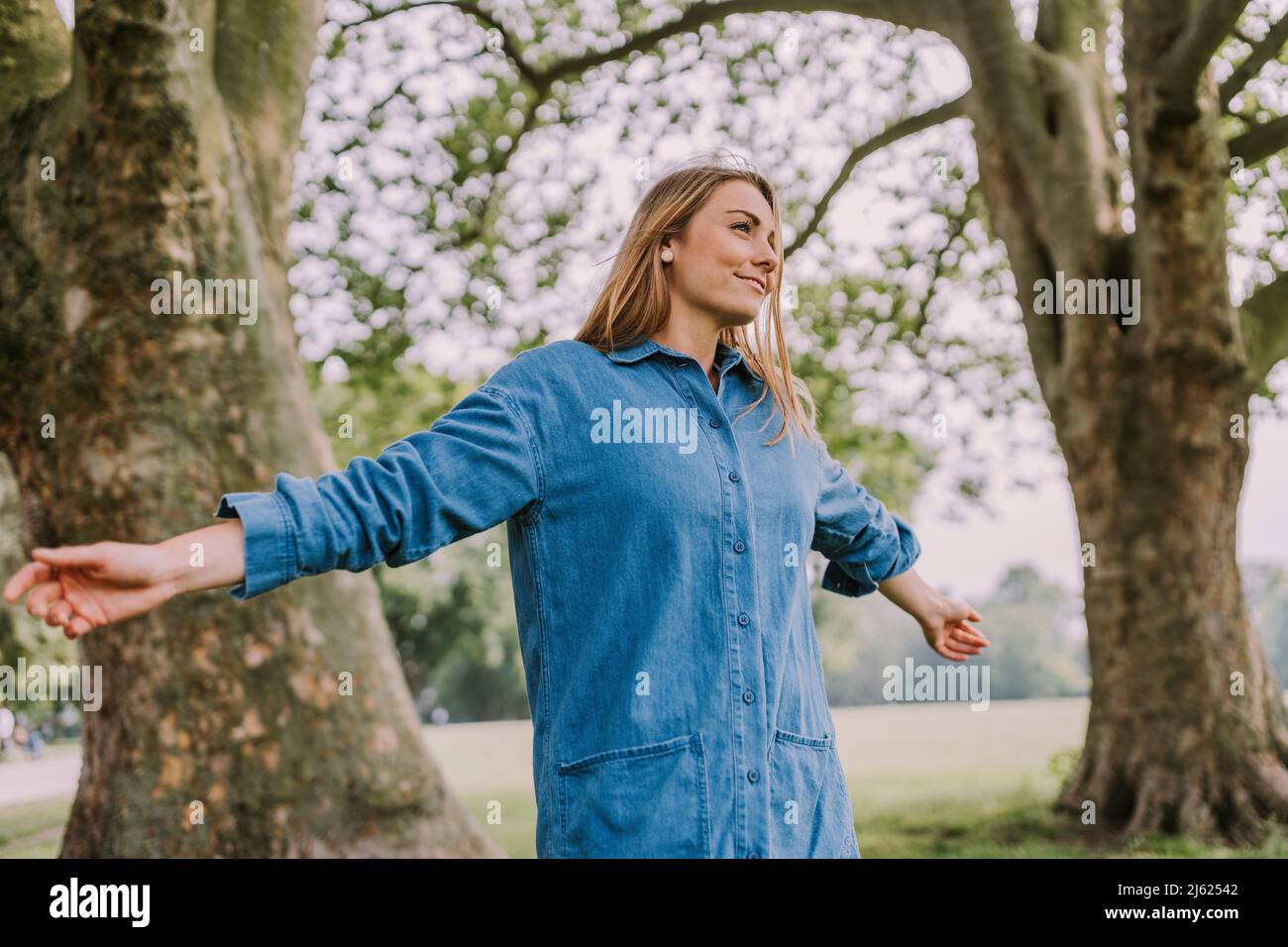 Carefree arms hi-res stock photography and images - Alamy