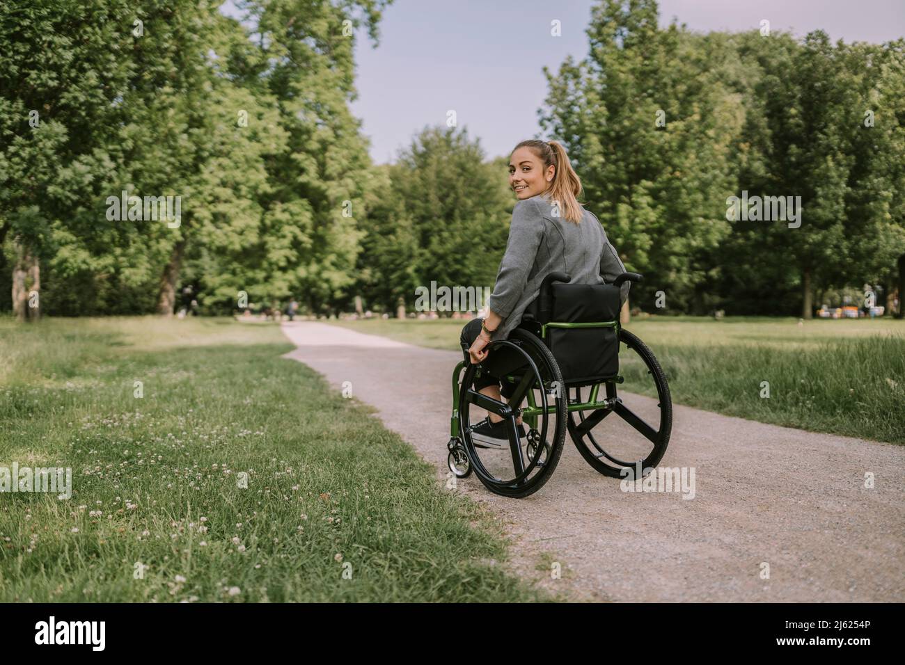 Wheelchair young woman hi-res stock photography and images - Alamy
