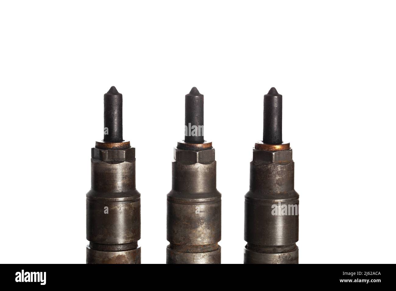 Needles and nozzles on nozzles from a diesel engine. Deterioration of