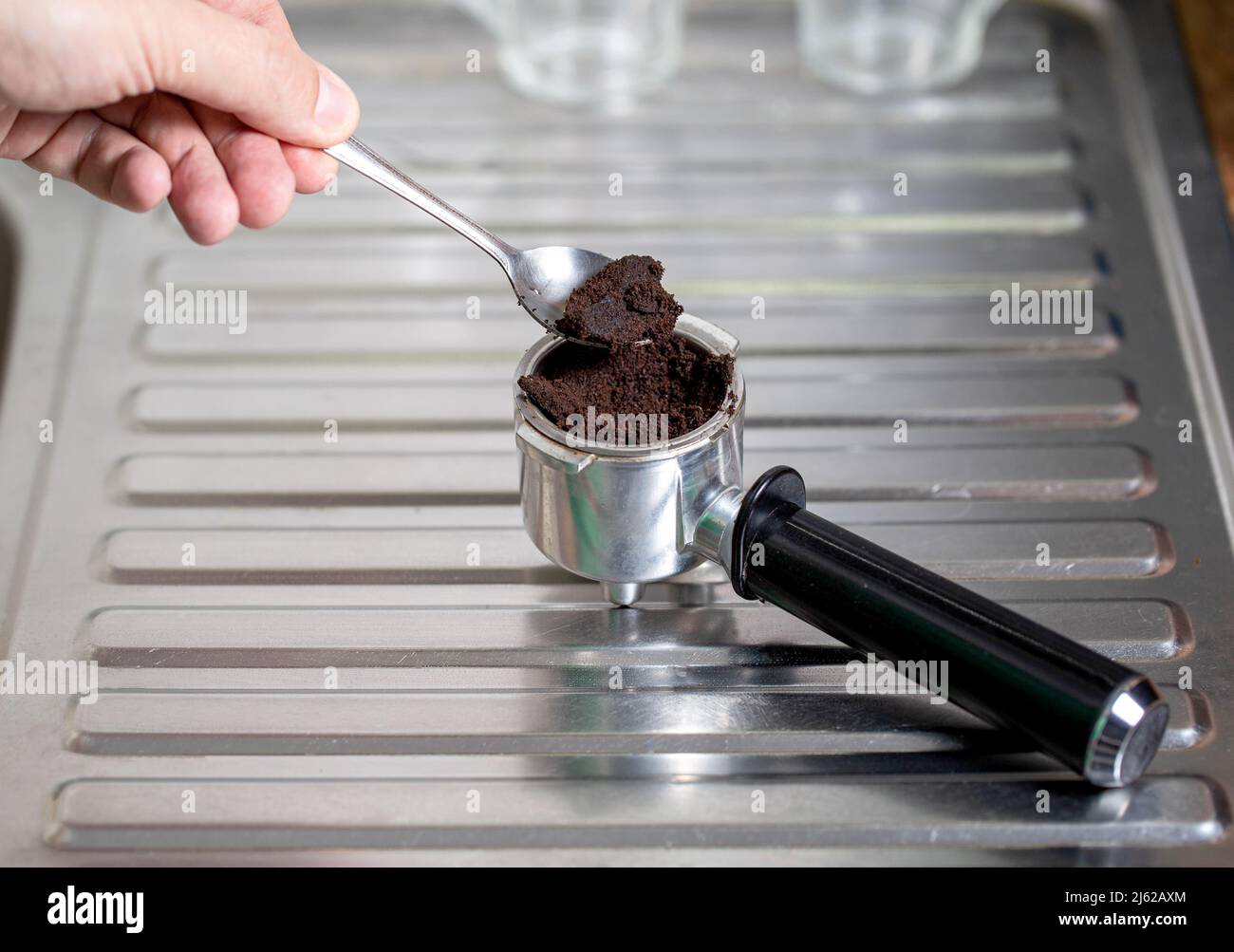 Waste coffee in a rotor coffee machine. Maintenance and cleaning