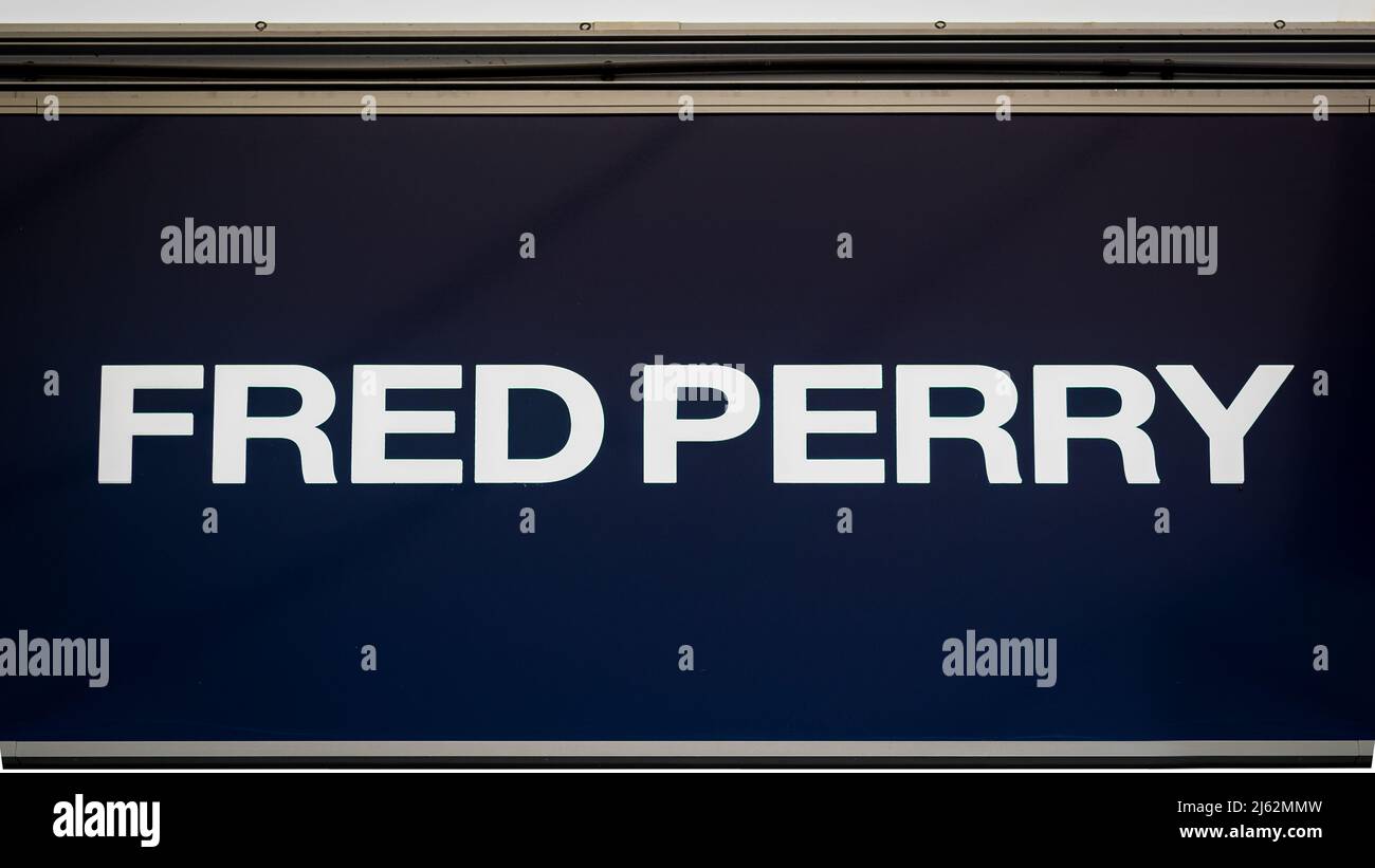 Fred perry logo hi-res stock photography and images - Alamy
