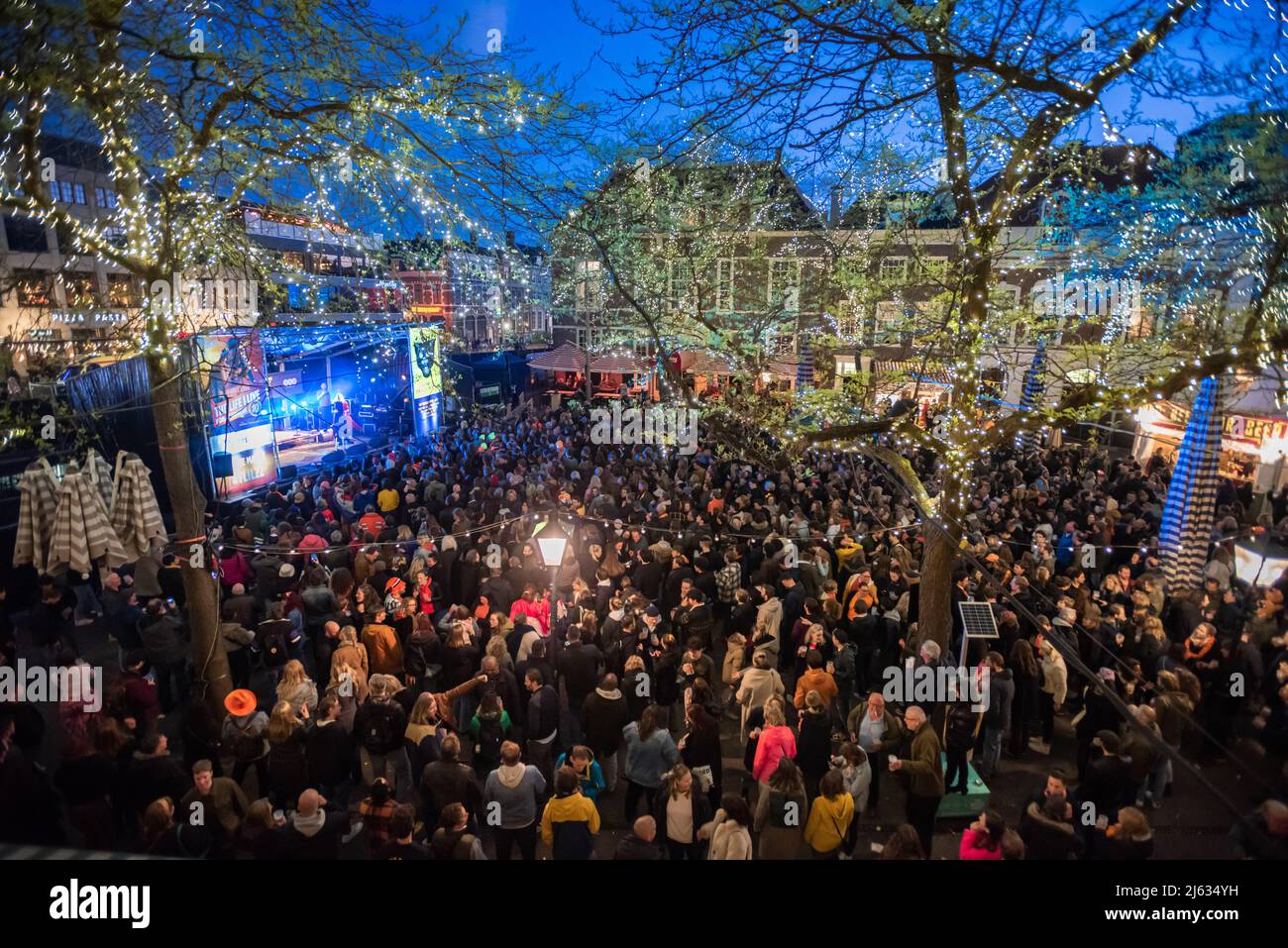 Party favelas in full swing on the Grote Market, in The Hague