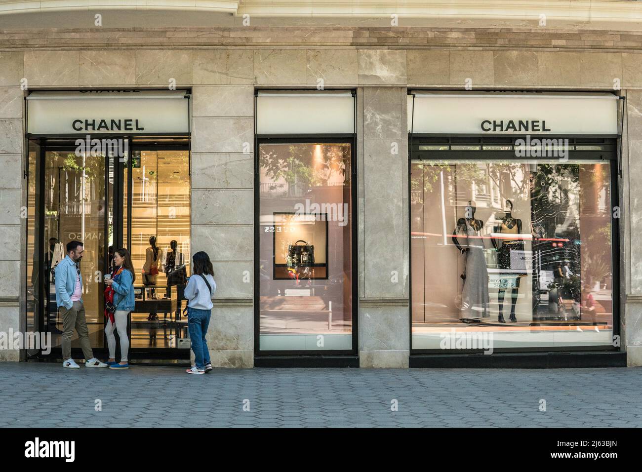 Chanel Boutique Store Barcelona Stock Photo - Download Image Now - Chanel -  Designer Label, Purse, Gift - iStock