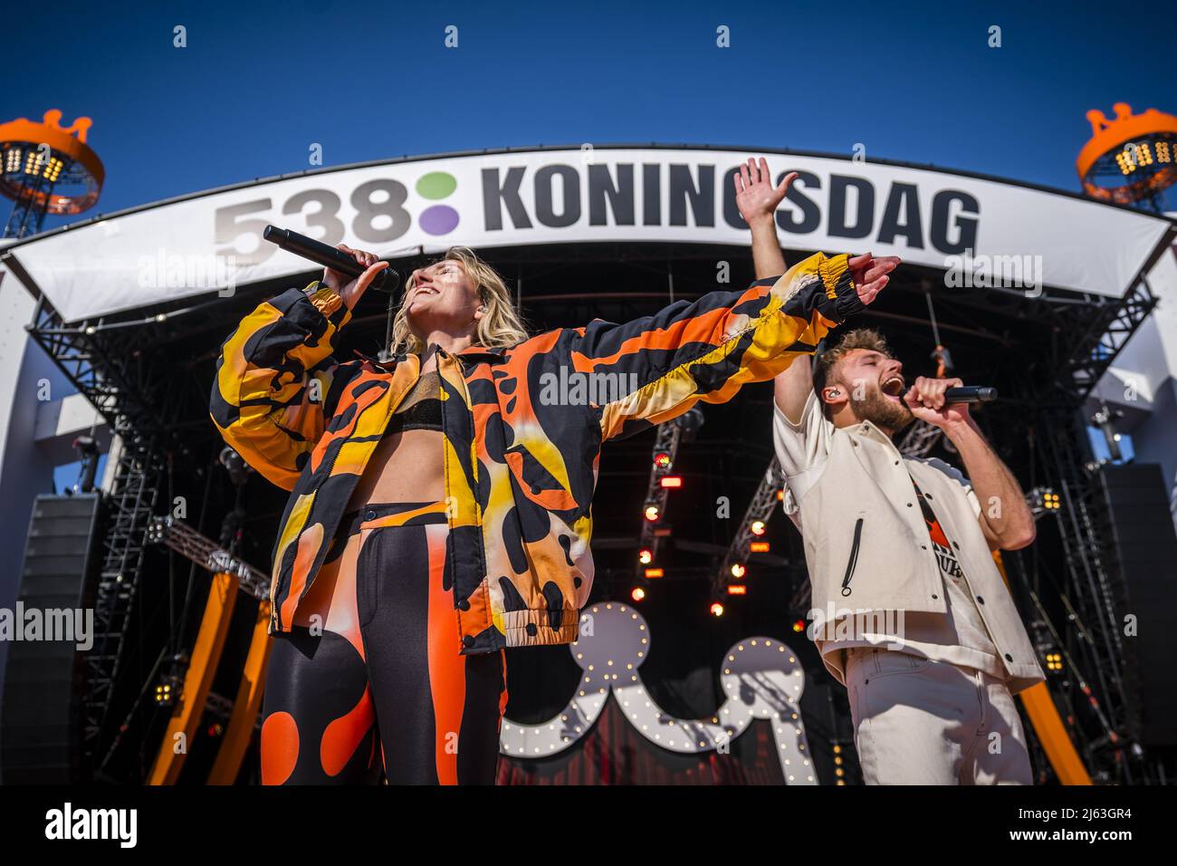 2022-04-27 17:34:29 BREDA - Suzan & Freek perform during the King's Day  party of Radio 538 on the Chasseveld. Due to the corona pandemic, the event  took place digitally for the past
