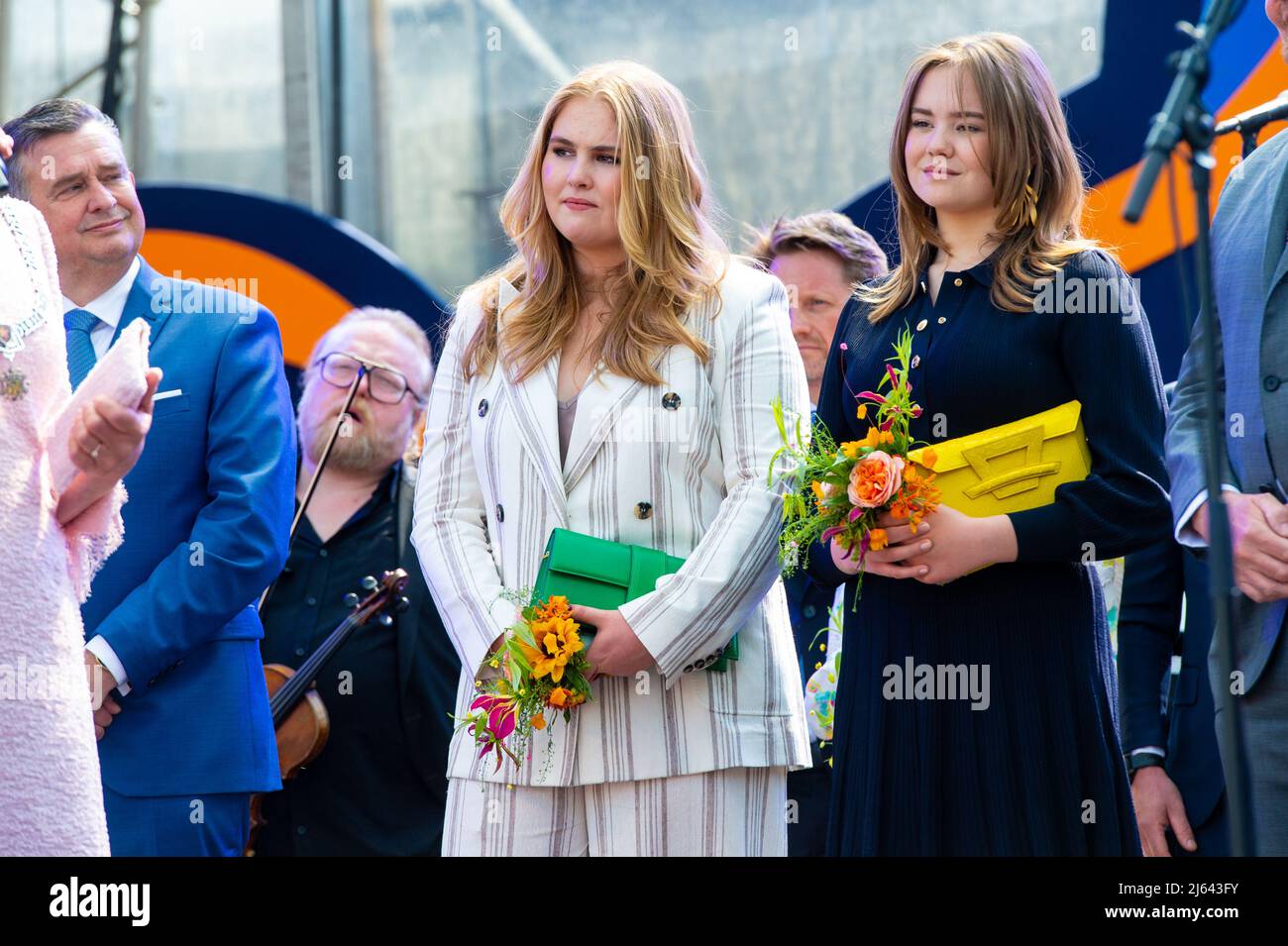 princess-amalia-and-princess-ariane-of-the-netherlands-celebrating-the