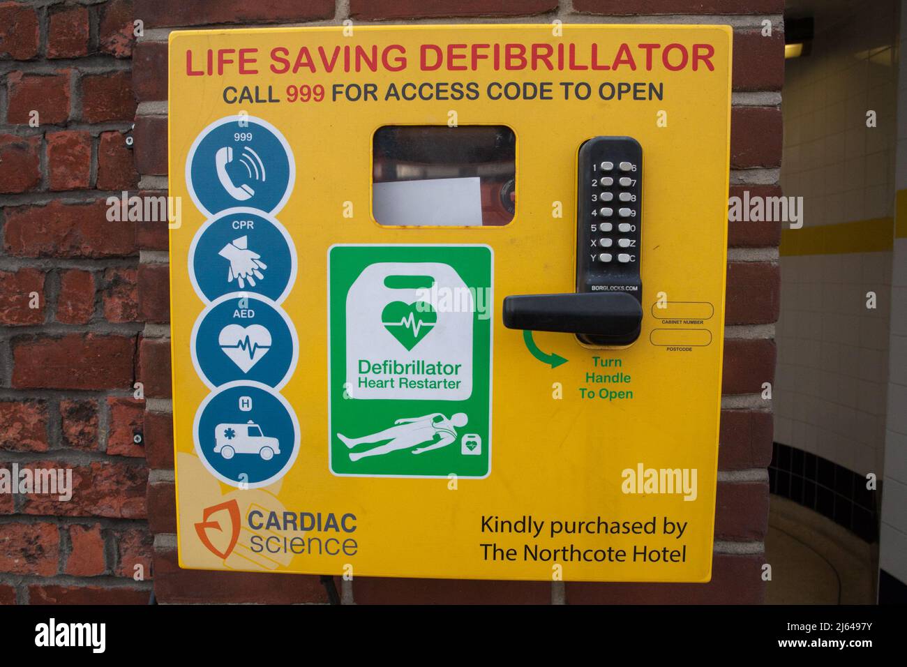 HeartSine Samaritan PAD 360P Defibrillator in Portsmouth Stock Photo