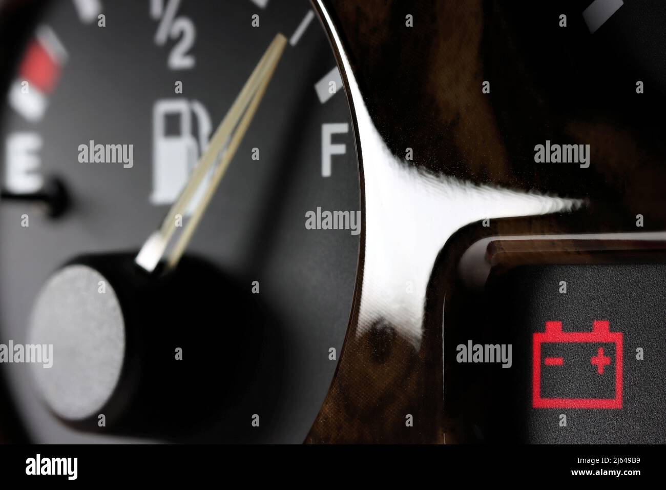 battery indicator light on dashboard