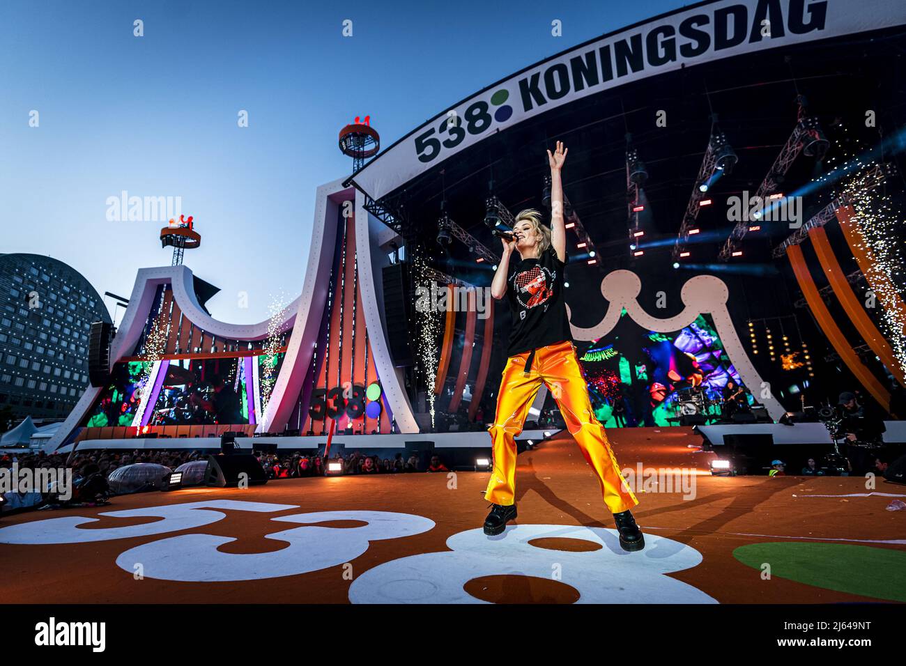 2022-04-27 20:54:53 BREDA - Davina Michelle performs during the King's Day  party of Radio 538 on the Chasseveld. Due to the corona pandemic, the event  took place digitally for the past two