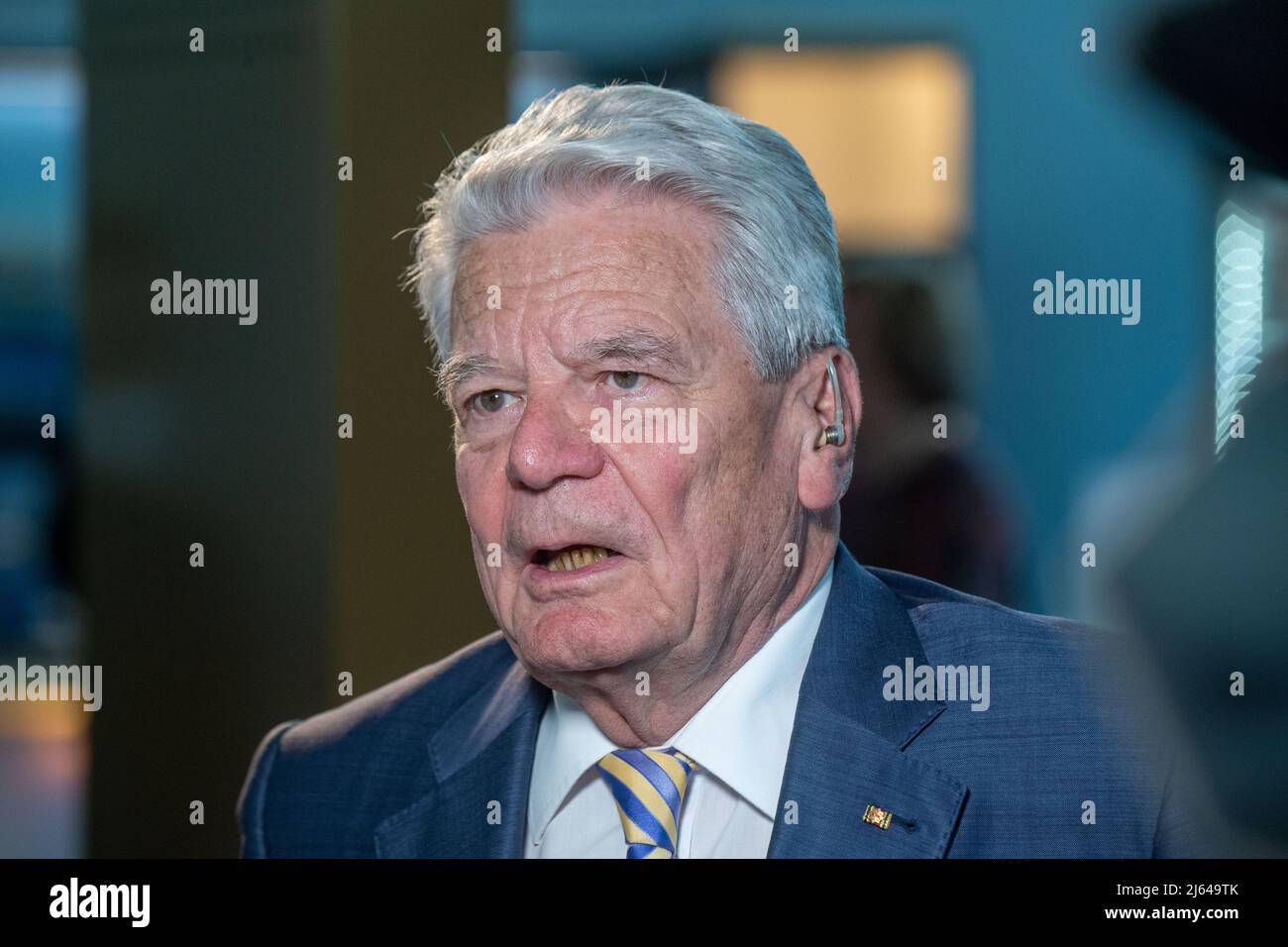Heringsdorf, Germany. 27th Apr, 2022. Former German President Joachim Gauck stands in the Hotel Kaiserhof. The panel discussion marked the beginning of the Usedom Literature Days, which this time have the motto 'The fragility of our existence'. Credit: Stefan Sauer/dpa/Alamy Live News Stock Photo