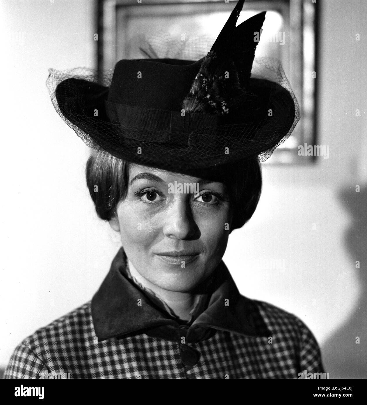 BARBARA SHELLEY, DRACULA: PRINCE OF DARKNESS, 1966 Stock Photo