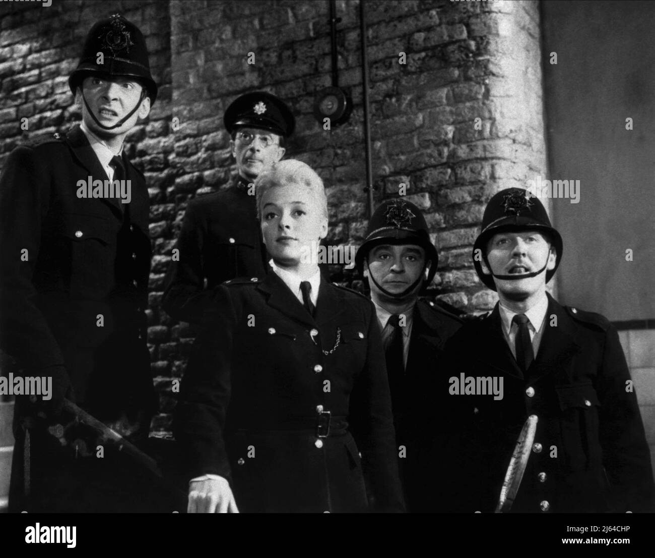 WILLIAMS,HAWTREY,ADAMS,CONNOR,PHILLIPS, CARRY ON CONSTABLE, 1960 Stock Photo
