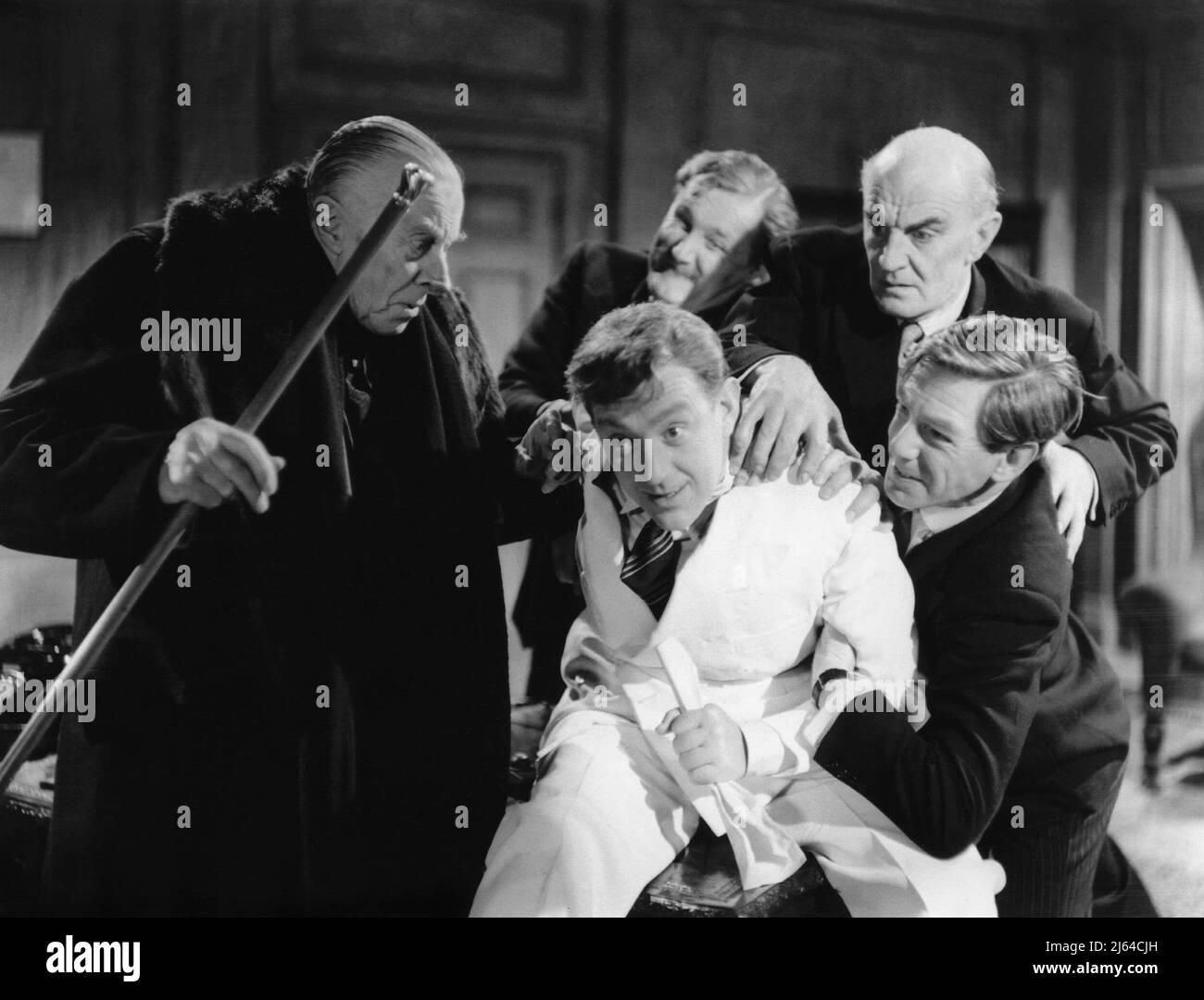 THESIGER,GUINNESS,MARION-CRAWFORD,MOLLISON,GOUGH, THE MAN IN THE WHITE SUIT, 1951 Stock Photo
