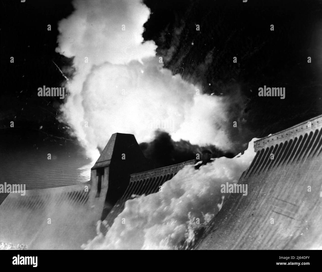 EXPLODING DAM SCENE, THE DAM BUSTERS, 1955 Stock Photo