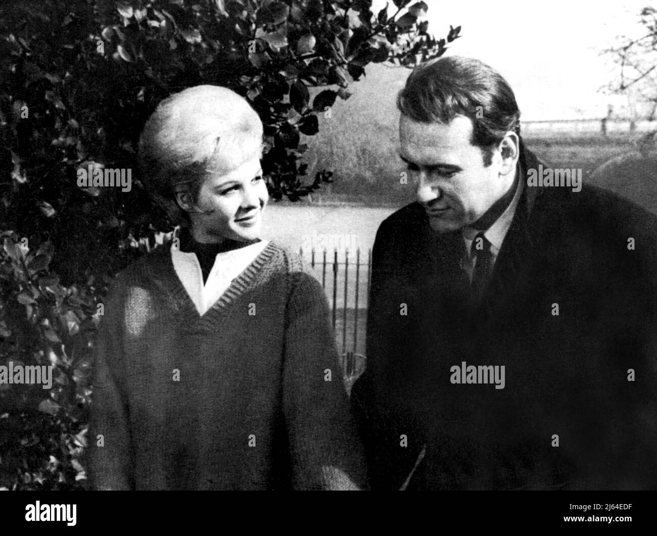 RITCHIE,JUDD, THE WORLD TEN TIMES OVER, 1963 Stock Photo