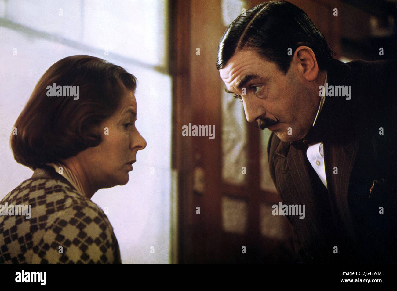 INGRID BERGMAN, ALBERT FINNEY, MURDER ON THE ORIENT EXPRESS, 1974 Stock