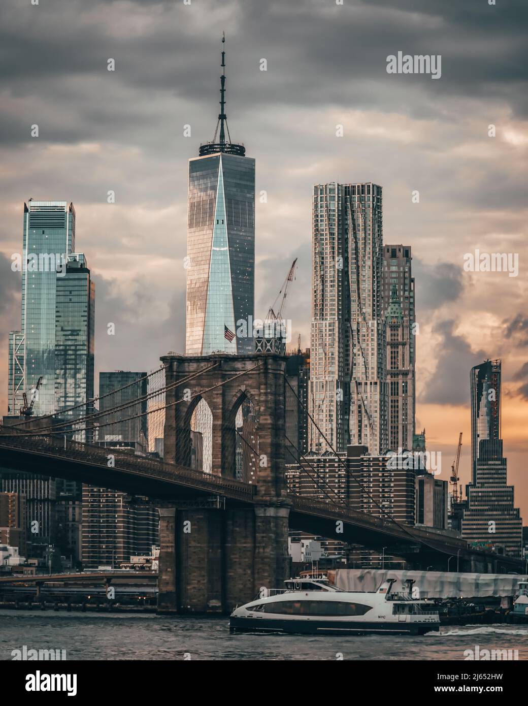 New York City Manhattan skyline and Brooklyn Bridge Stock Photo - Alamy