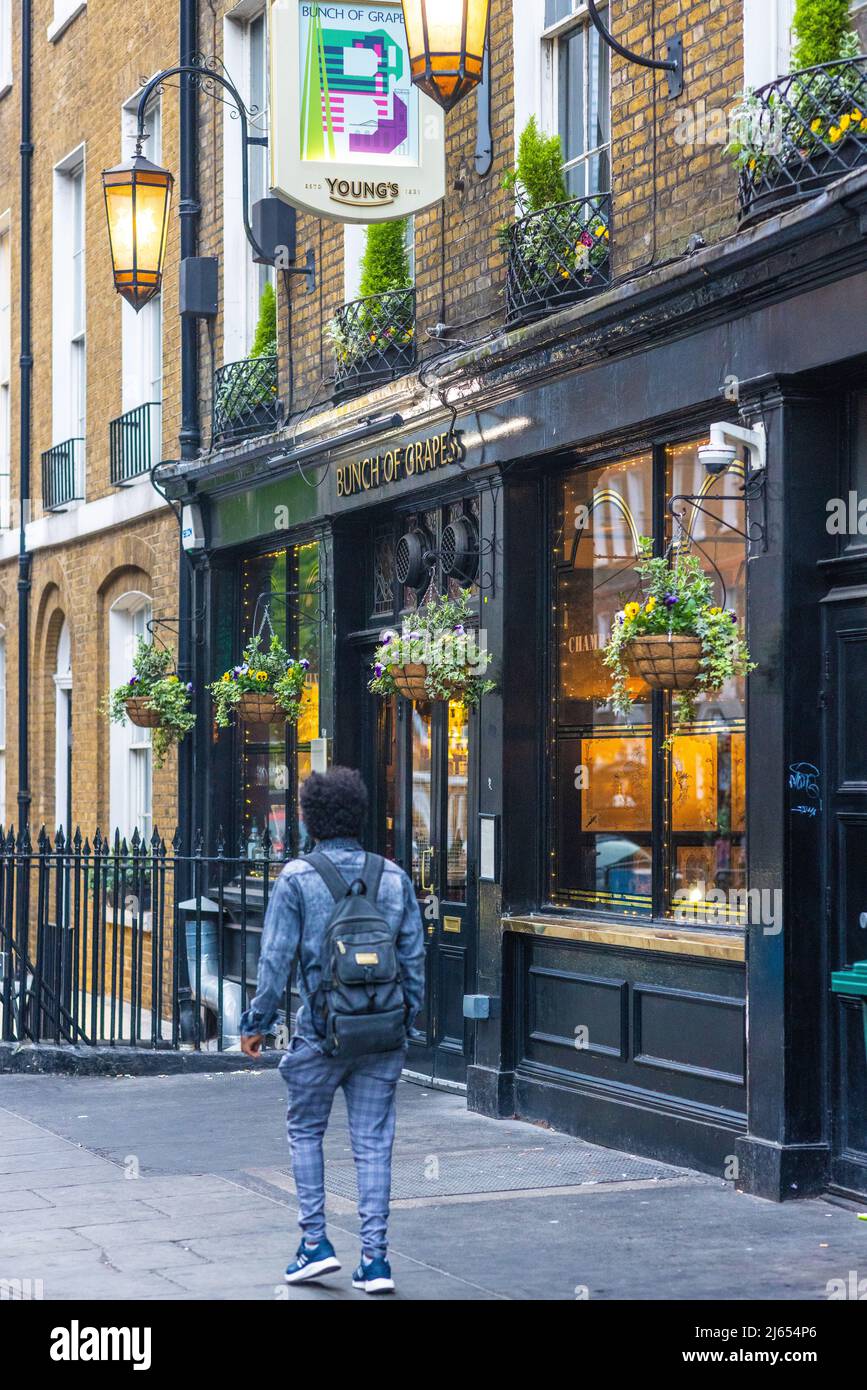 london-the-thames-and-around-london-bridge-stock-photo-alamy