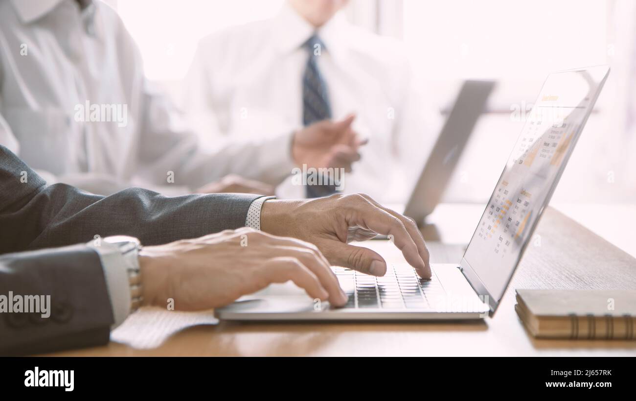 Computer system analyst hi-res stock photography and images - Alamy