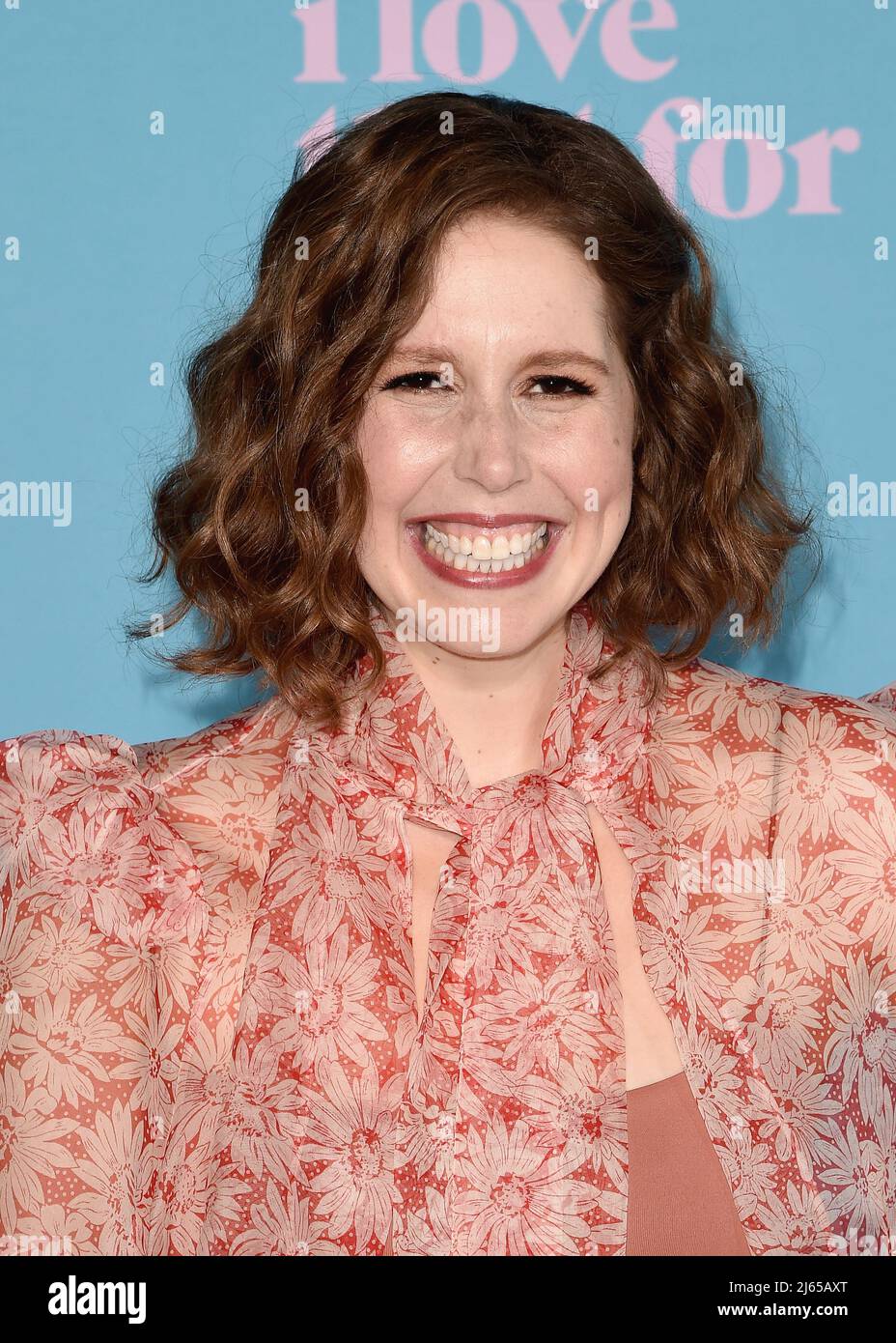 Los Angeles, USA. 27th Apr, 2022. Vanessa Bayer walking on the red