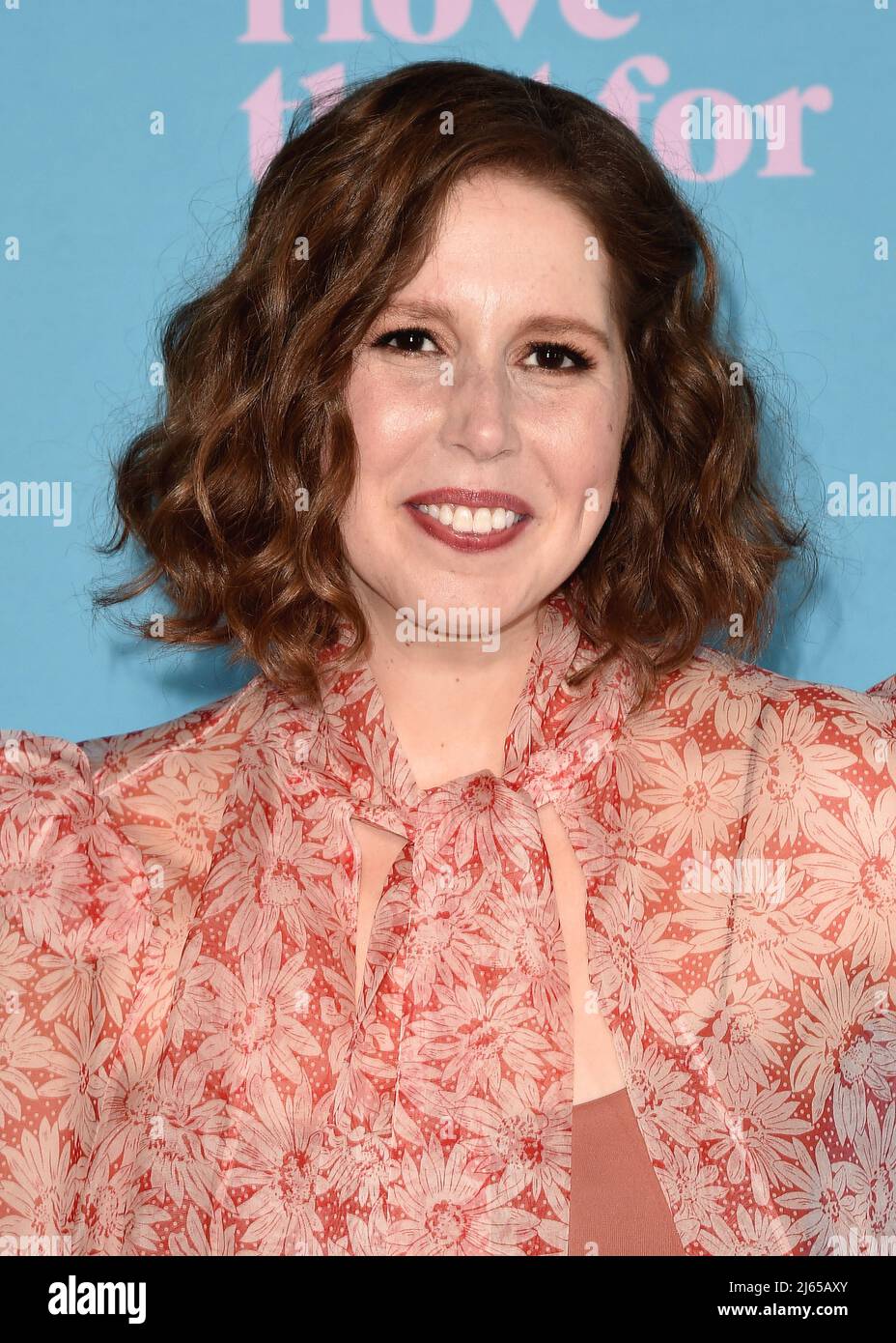 Los Angeles, USA. 27th Apr, 2022. Vanessa Bayer walking on the red