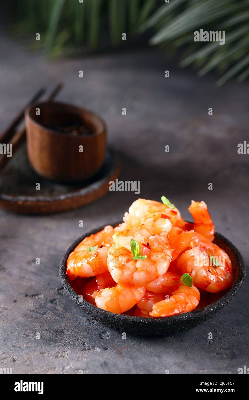 boiled shrimp in sweet chili sauce Stock Photo - Alamy