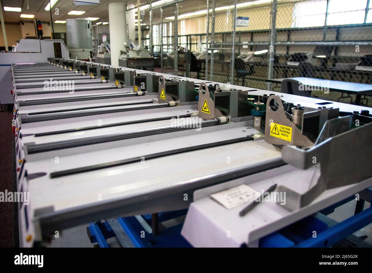 Reno, United States. 27th Apr, 2022. Ballot sorting machine. Washoe County Voters Registrar gave press a tour of their facility and explained the process ahead of the midterm elections. Credit: SOPA Images Limited/Alamy Live News Stock Photo