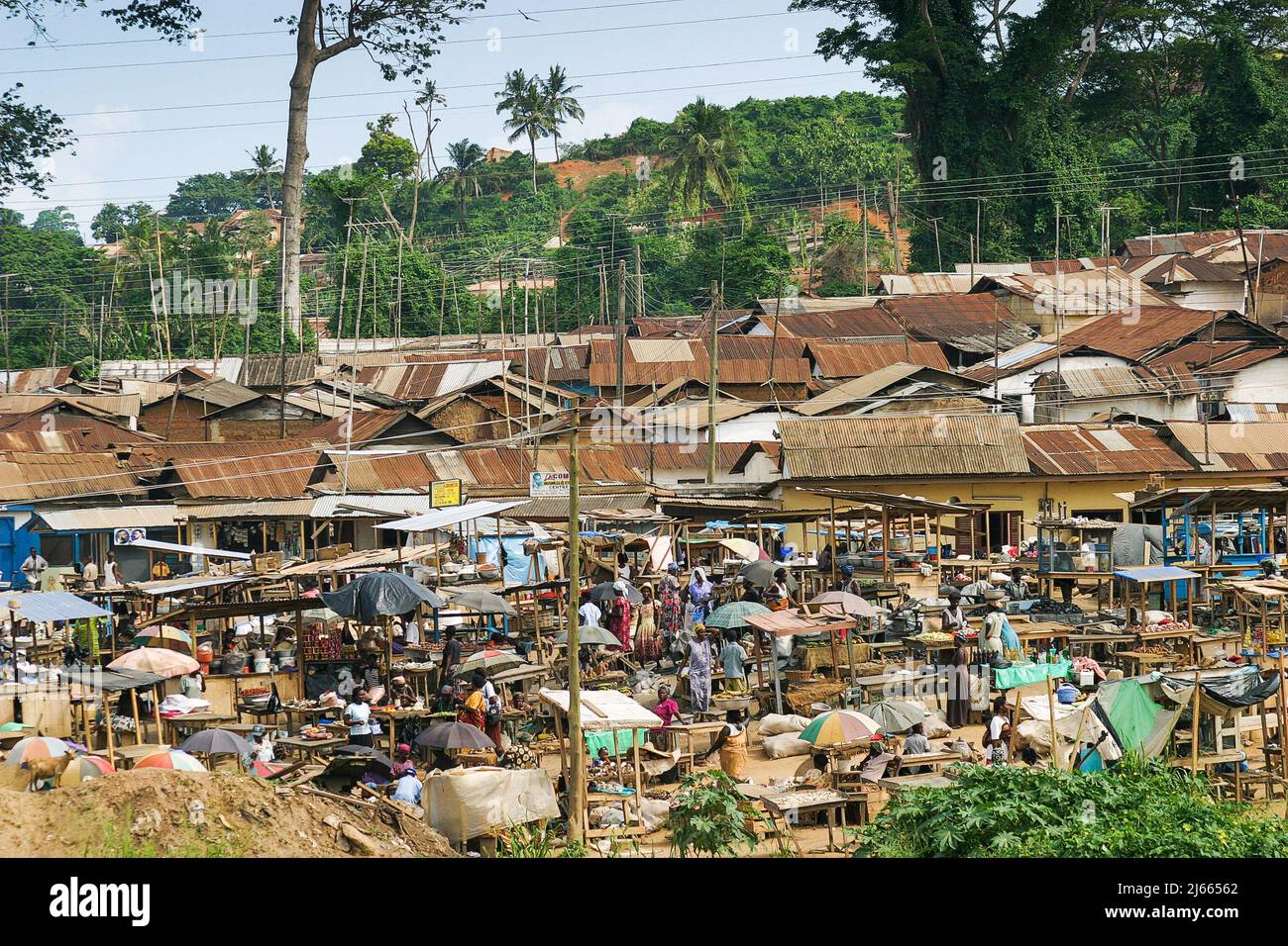 Slum house hi-res stock photography and images - Alamy