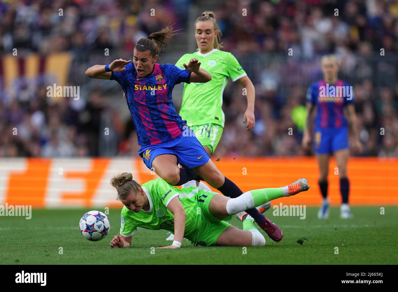 Mariona Caldentey of FC Barcelona and Alexandra Popp of VFL Wolfsburg during the UEFA Womens Champions League, Semi Finals match between FC Barcelona and VFL Wolfsburg played at Camp Nou Stadium on April 22, 2022 in Barcelona, Spain. (Photo by PRESSINPHOTO) Stock Photo