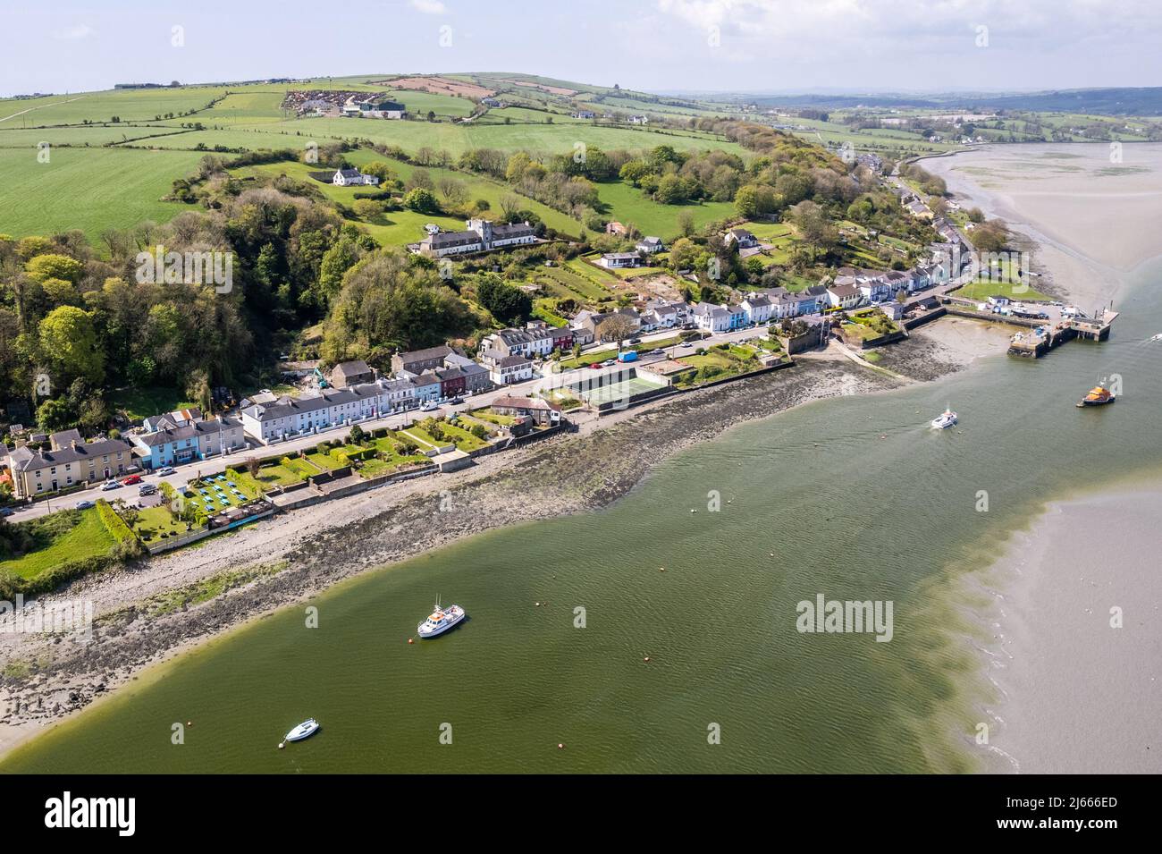 Courtmacsherry, West Cork, Ireland. 28th Apr, 2022. Courtmacsherry in West Cork basked in the sun today. Met Éireann has forecast a day of sunshine with highs of 13 to 17C. Credit: AG News/Alamy Live News Stock Photo