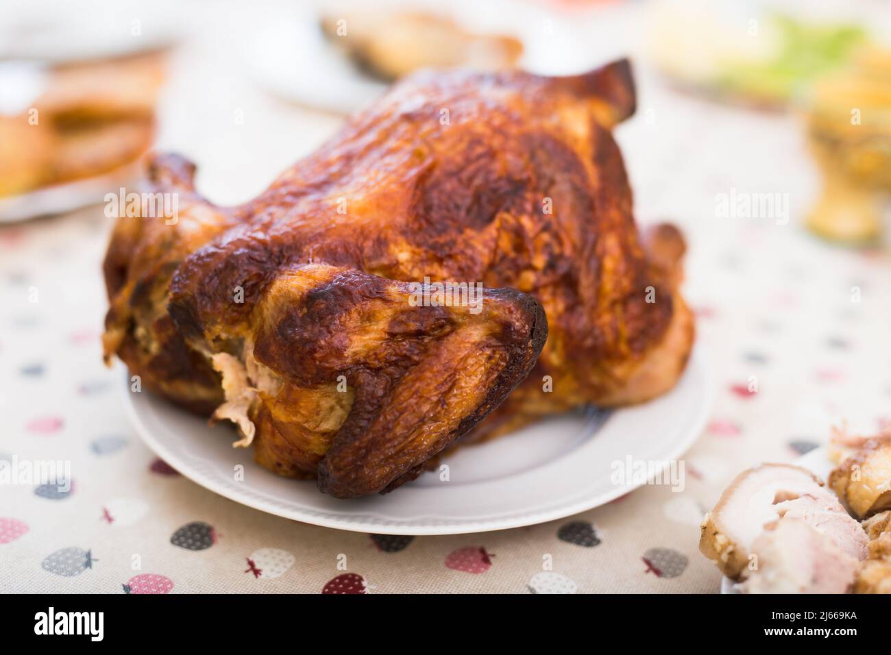 Ruddy chicken fried whole hi-res stock photography and images - Alamy