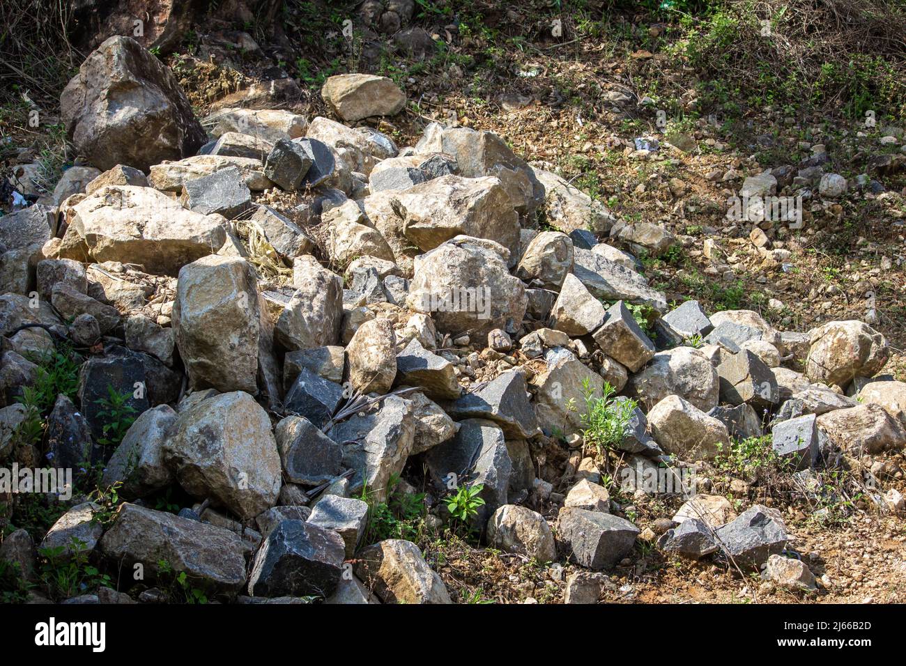 Pile granite broken rocks hi-res stock photography and images - Alamy
