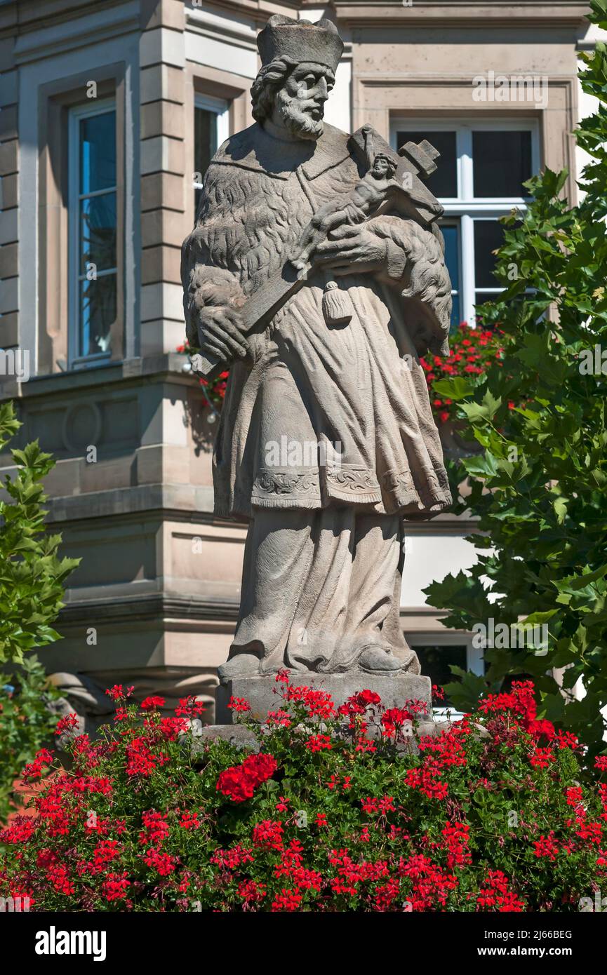 Skulptur des Heiligen Nepomuk, Marktplatz, Eltmann, Unterfranken, Bayern, Deutschland Stock Photo