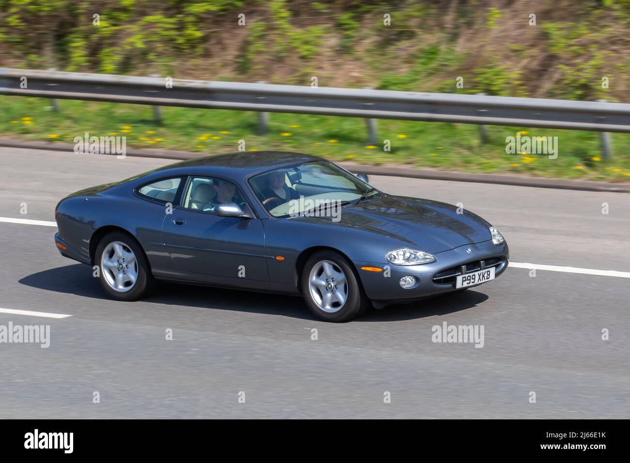 1997 90s nineties blue Jaguar XK8 Auto 3980cc petrol 2dr Coupe driving