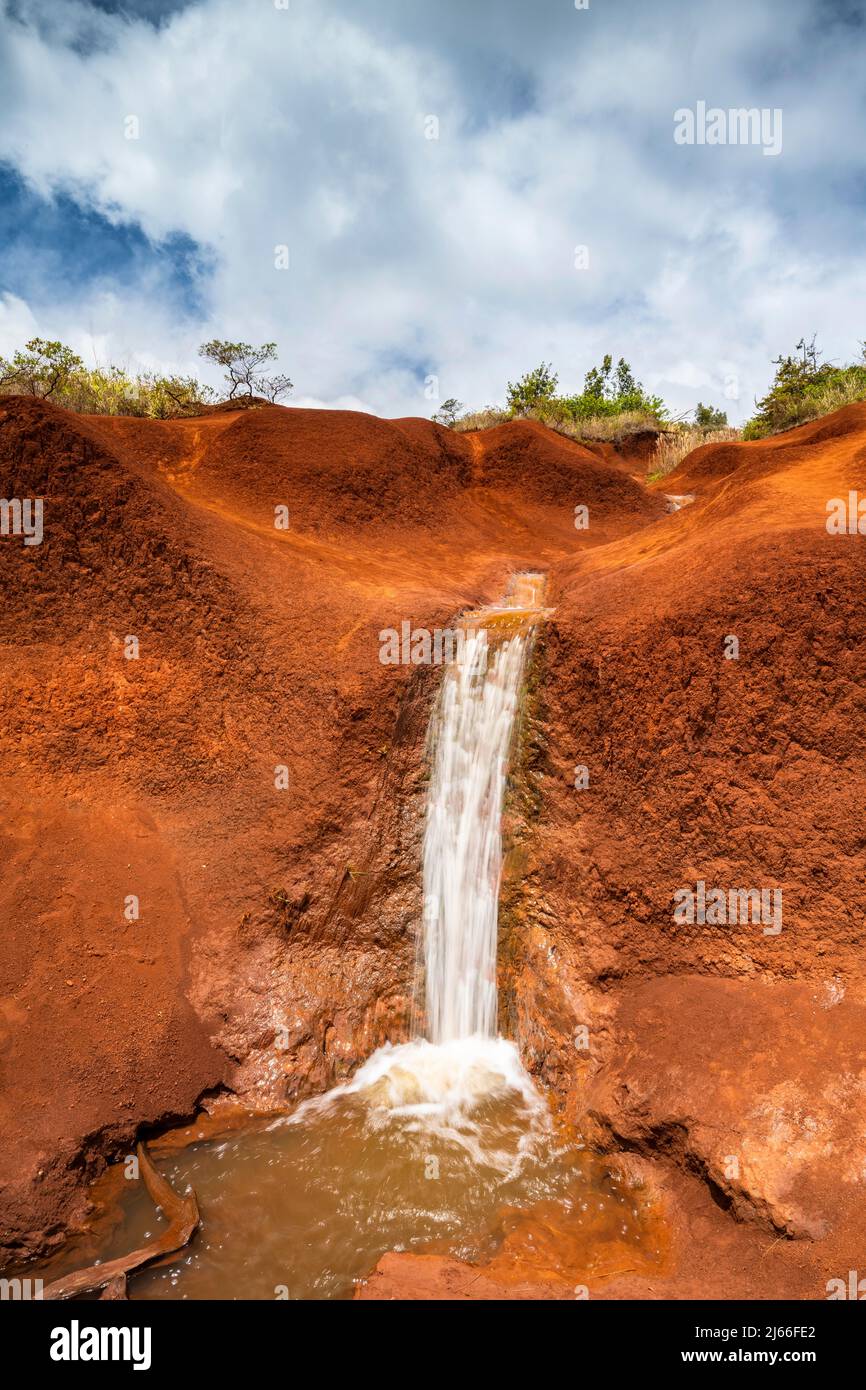 Red Dirt Waterfall, Wasserfall beim Waimea Canyon, Kauai, Hawaii, USA