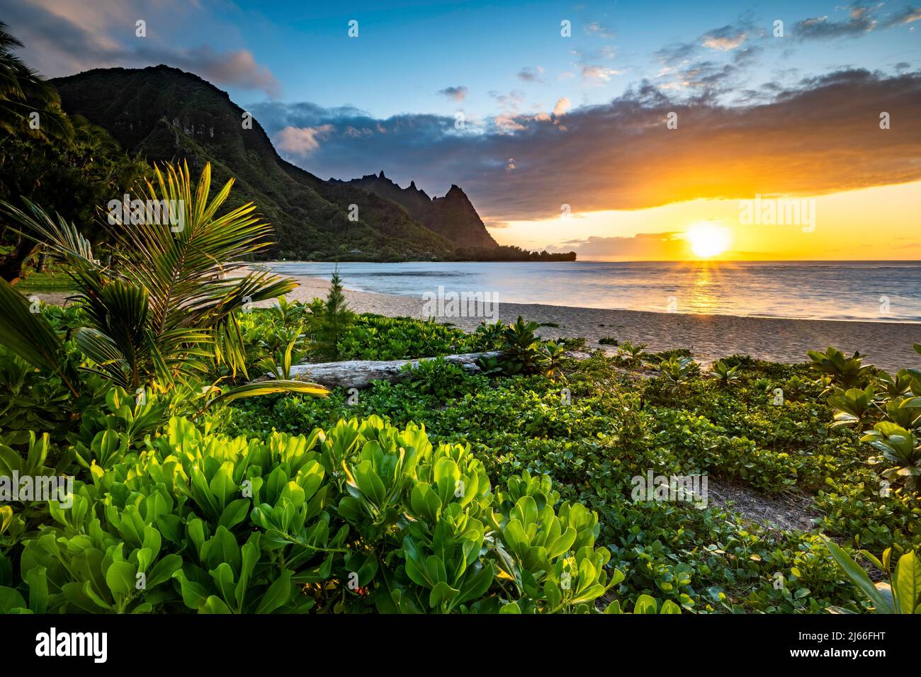 Sonnenuntergang auf hawaii hires stock photography and images Alamy