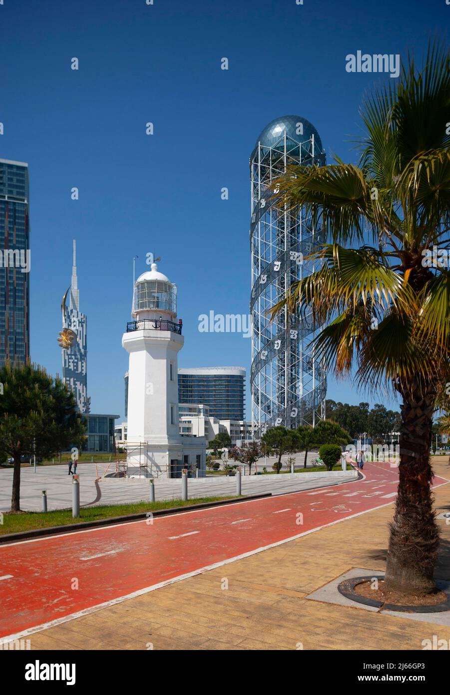 Alphabet Turm und Leuchtturm im Miracle Park, Batumi, Adscharien, Georgien Stock Photo