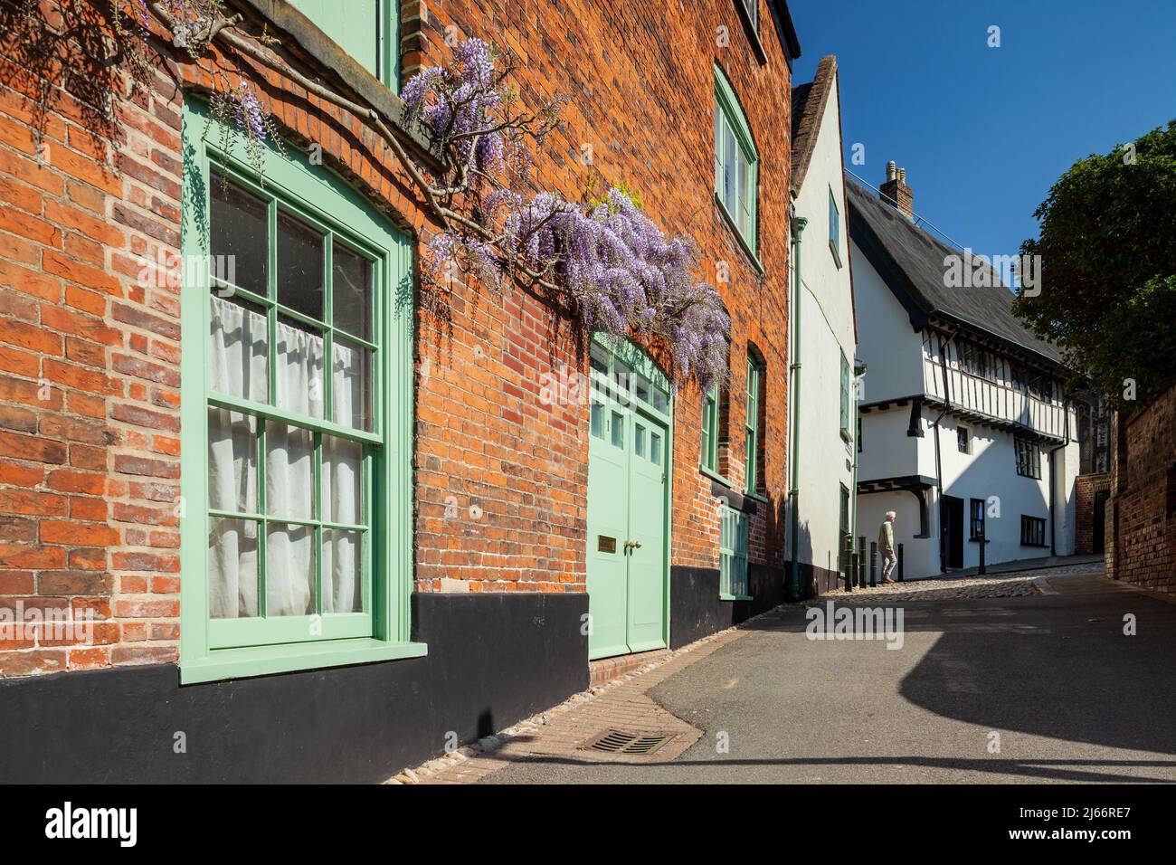 Spring afternoon on Elm Hill in Norwich, Norfolk, England. Stock Photo