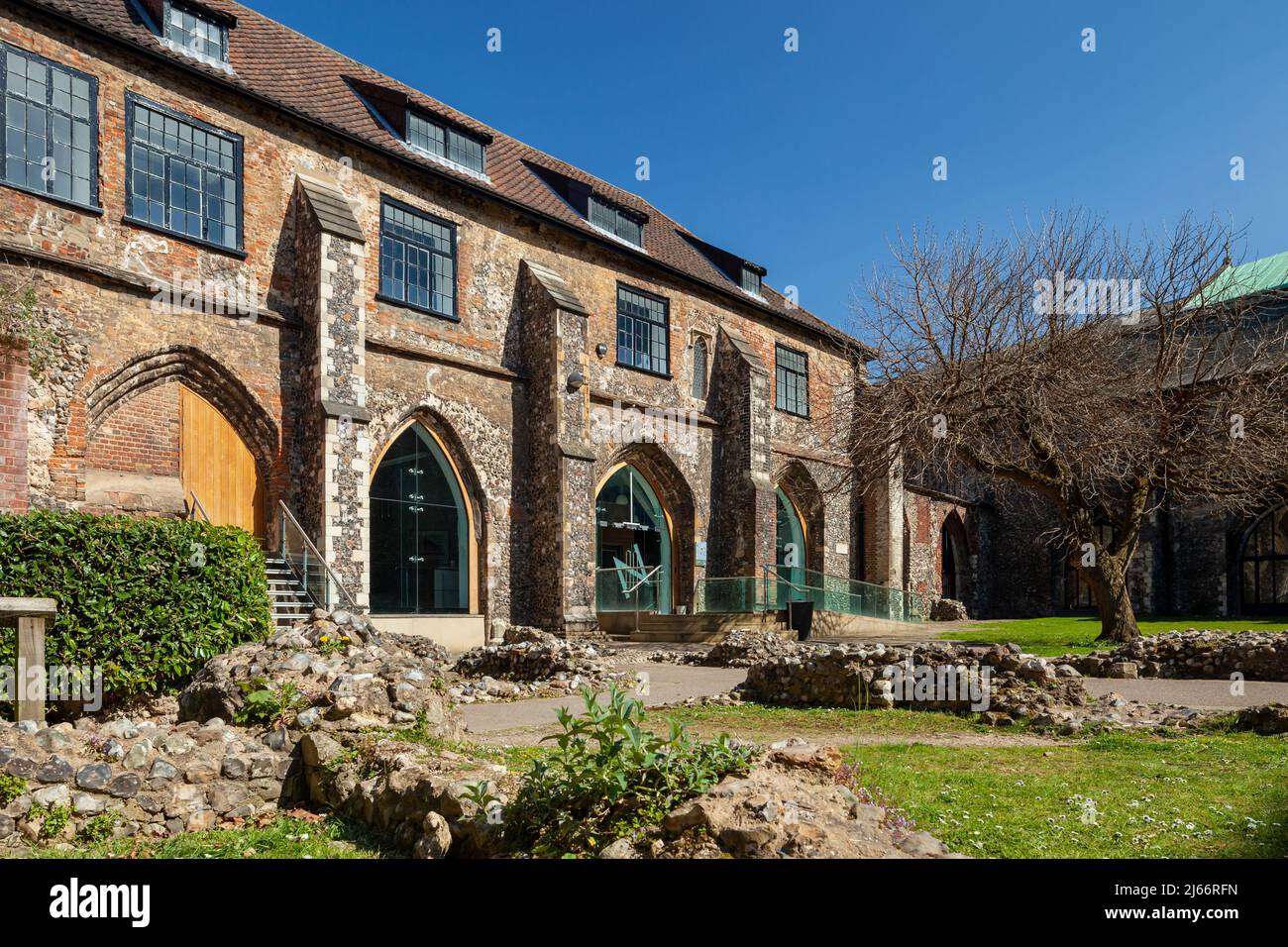 Spring afternoon at Norwich Technical Institute, Norfolk, England. Stock Photo