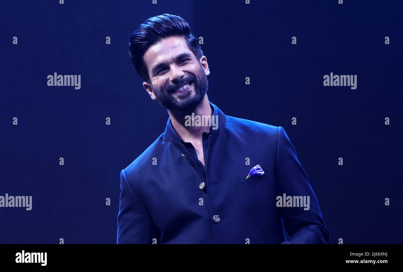 Actor shahid kapoor hi-res stock photography and images - Alamy Actor shahid kapoor hi-res stock photography and images - Alamy