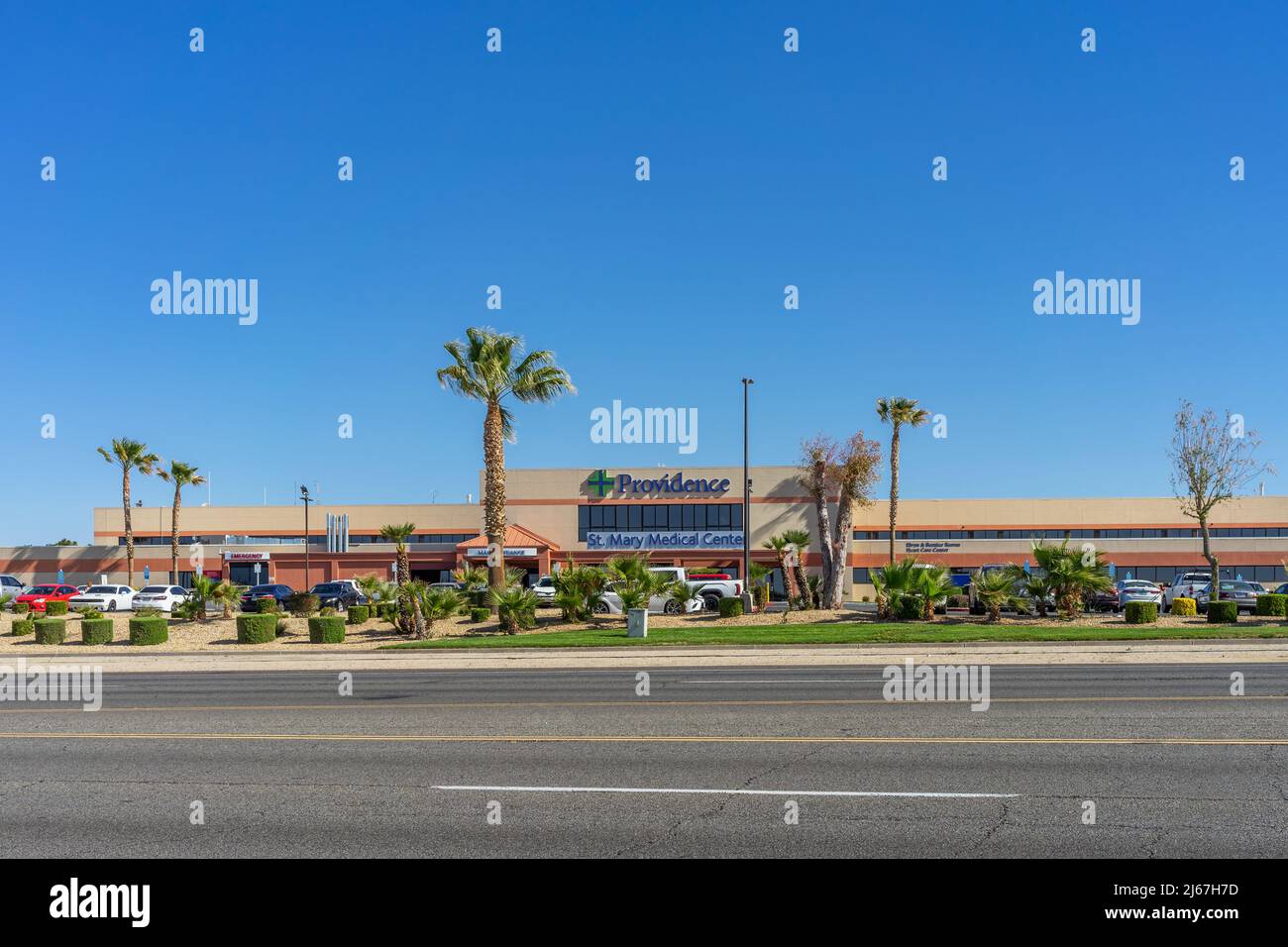 Apple Valley, CA, USA – April 20, 2022: Providence Saint Mary Medical Center Hospital building located in the Town of Apple Valley, California. Stock Photo