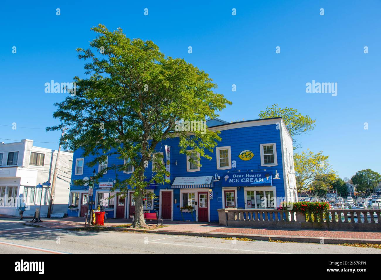 Dear Hearts Ice Cream in a historic commercial building at 2218 Board Street in Pawtuxet village in town of Cranston, Massachusetts MA, USA. Stock Photo