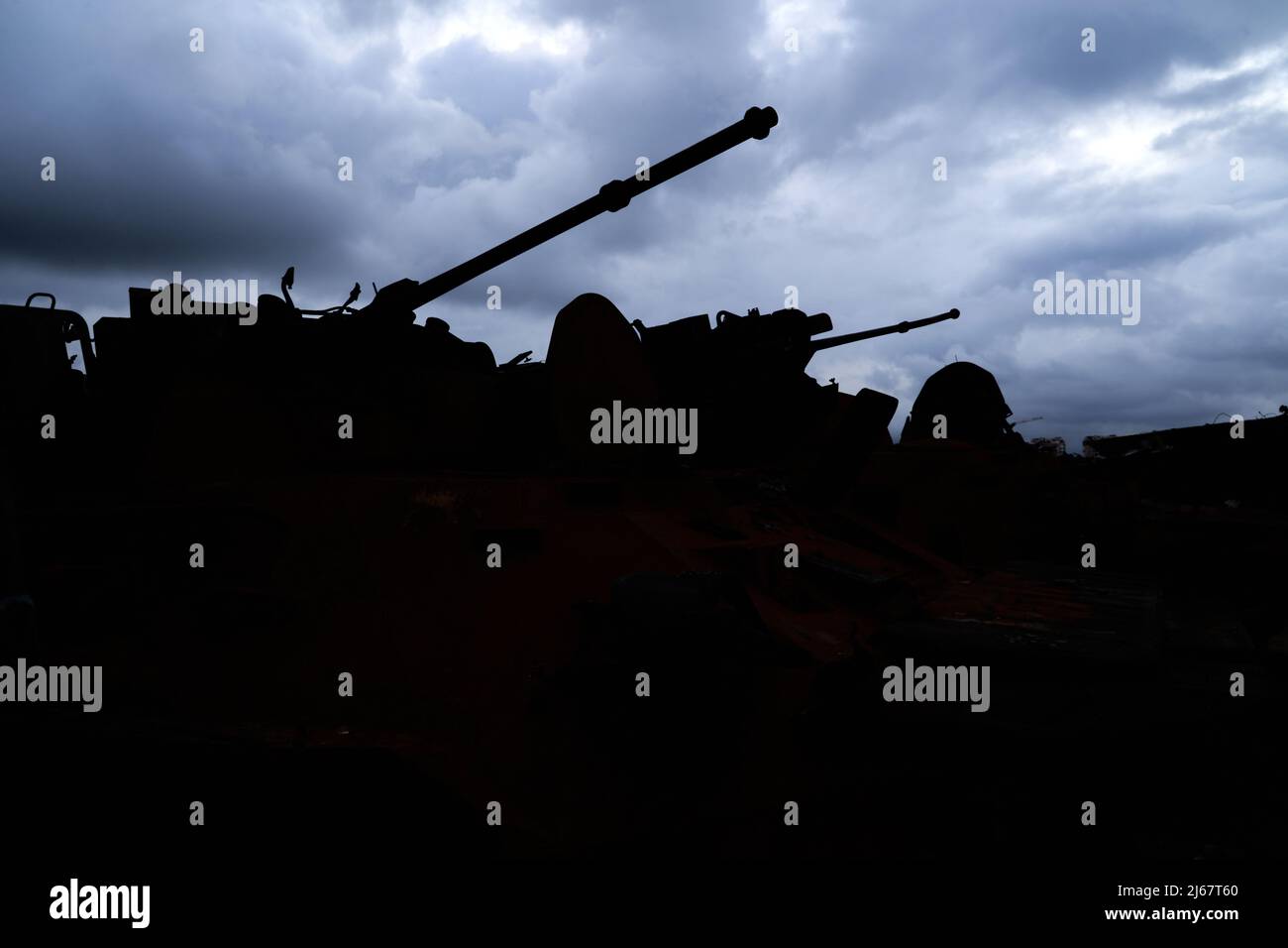 Military tank silhouette hi-res stock photography and images - Alamy