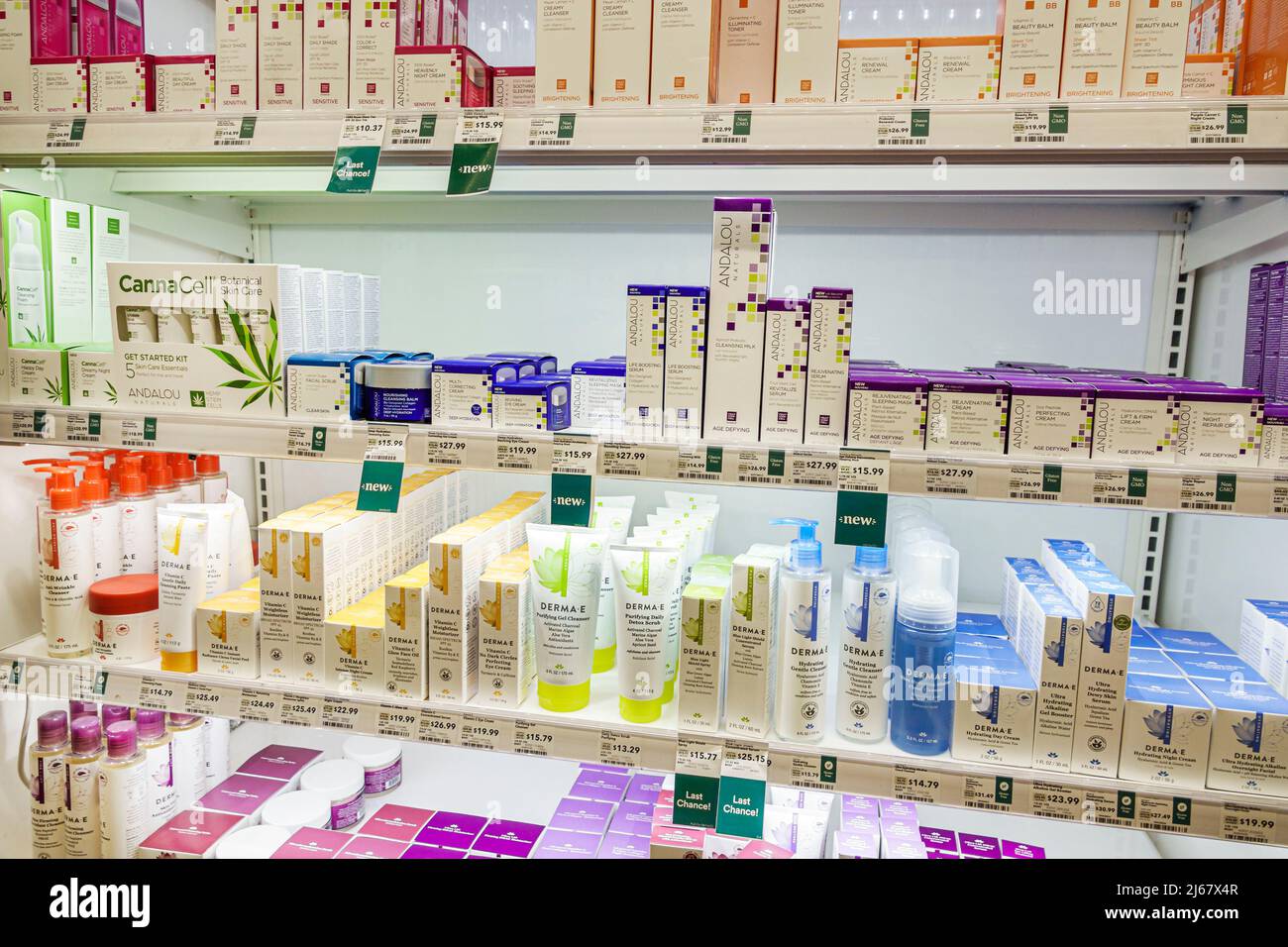 Display shelf skin care products hi-res stock photography and images - Alamy