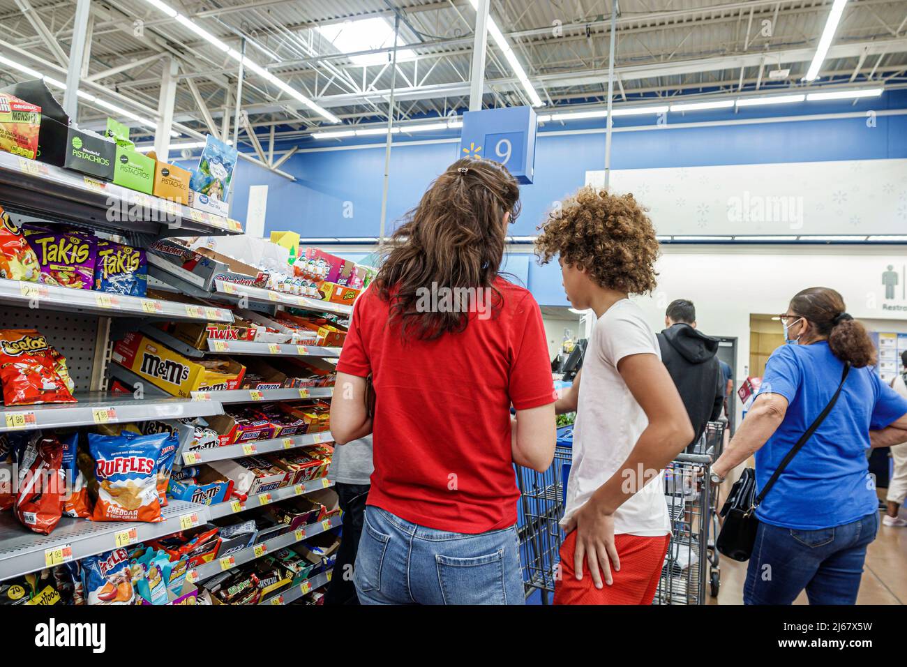 The shortest checkout line at an Orlando Walmart : r/walmart