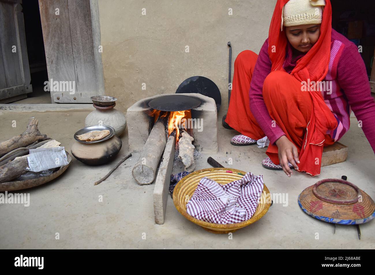 Making chapati hires stock photography and images Alamy